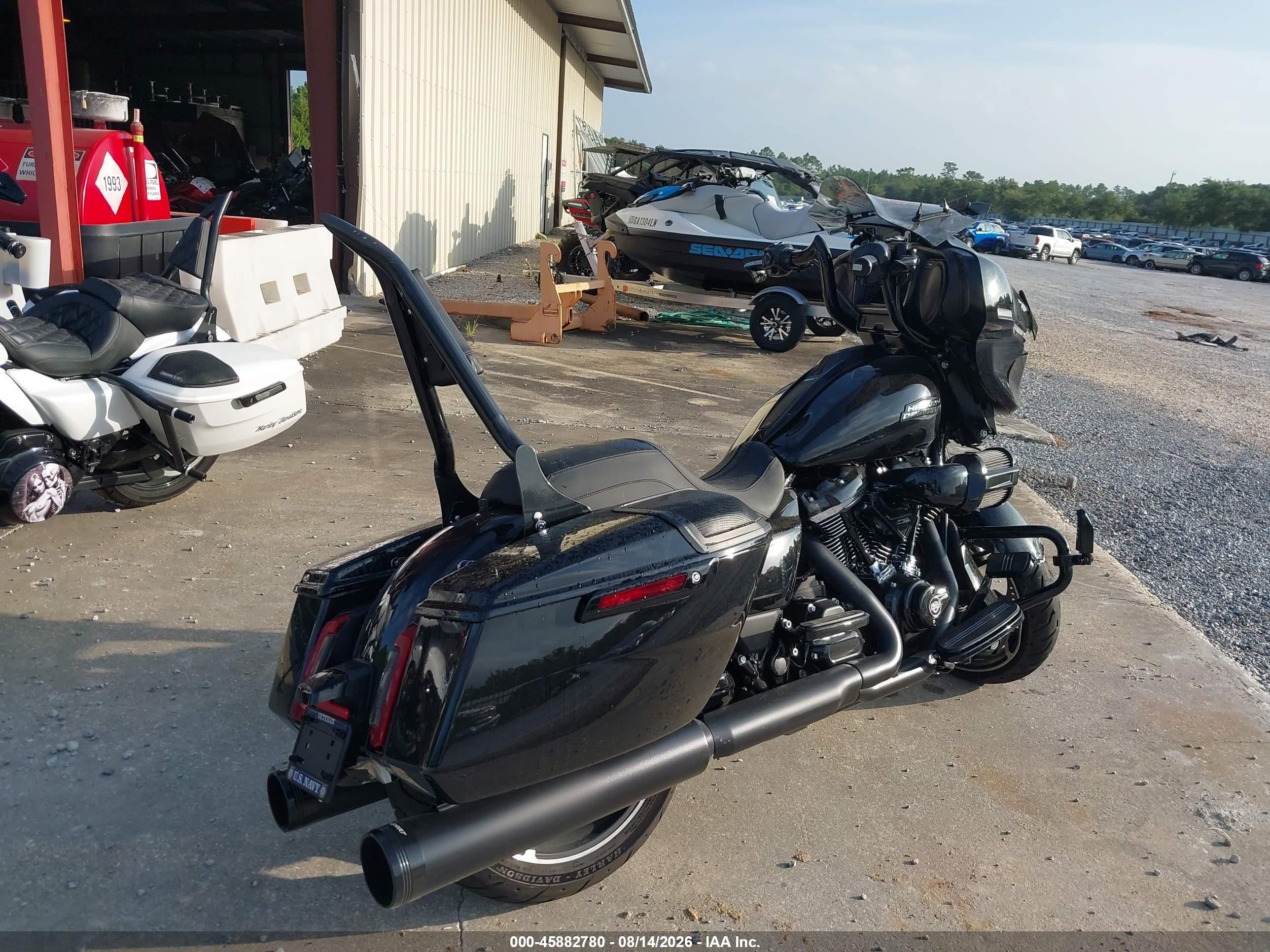 2025 Harley-davidson Street glide VIN 1HD1KB711SB605174 IAAI salvage auction — Front End, Rebuildable (Florida), sold $8,000 on 2026-09-09 (photo 4)