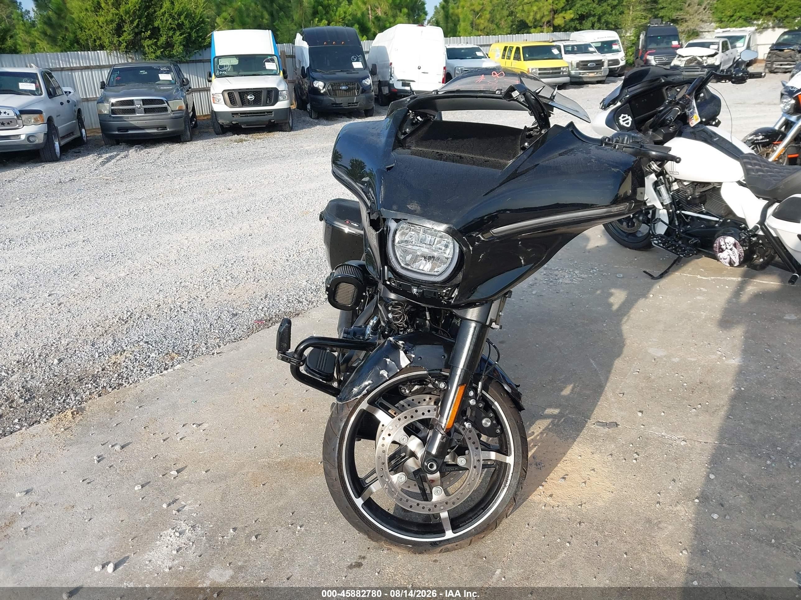 2025 Harley-davidson Street glide VIN 1HD1KB711SB605174 IAAI salvage auction — Front End, Rebuildable (Florida), sold $8,000 on 2026-09-09 (photo 5)
