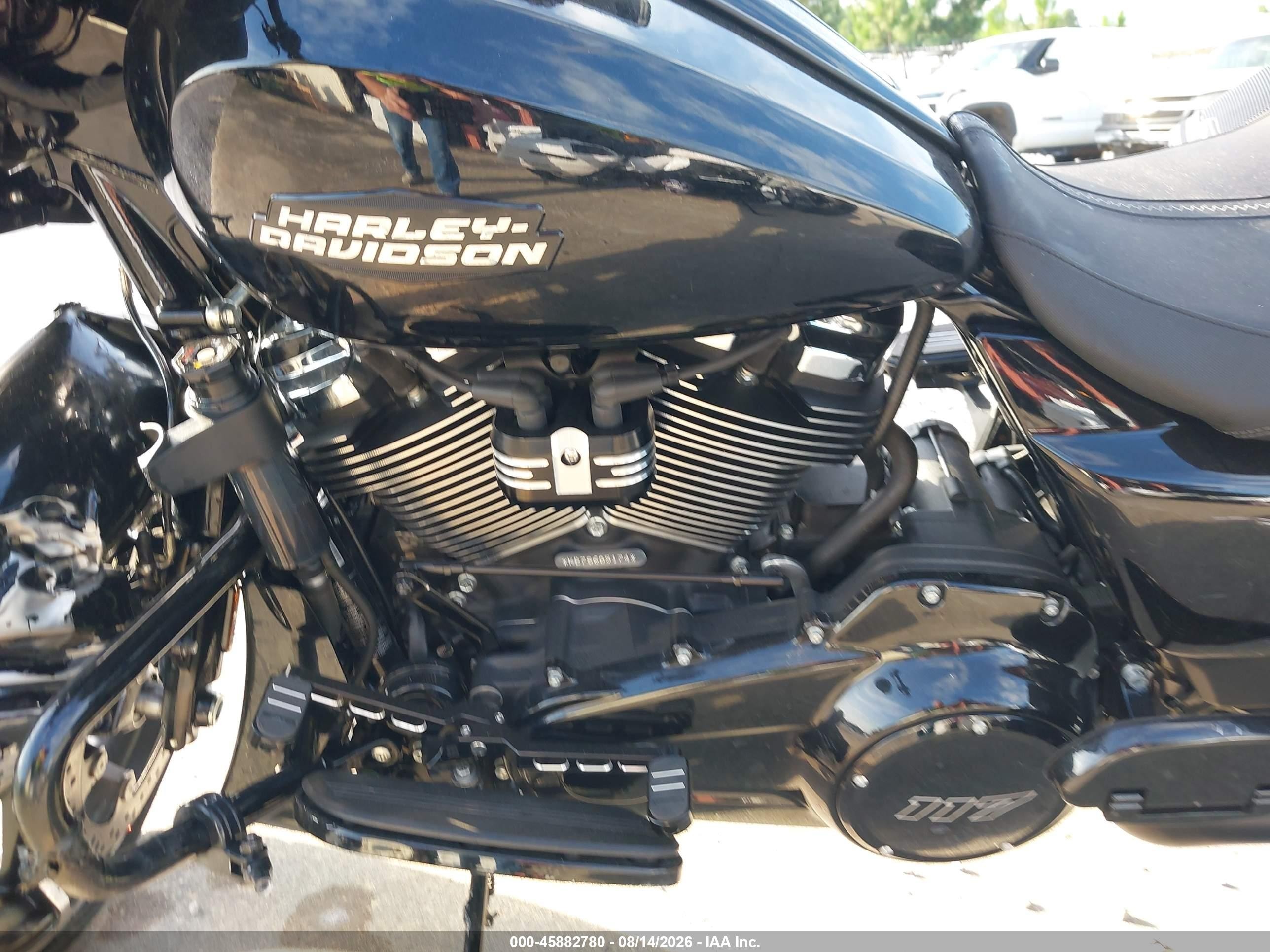2025 Harley-davidson Street glide VIN 1HD1KB711SB605174 IAAI salvage auction — Front End, Rebuildable (Florida), sold $8,000 on 2026-09-09 (photo 9)