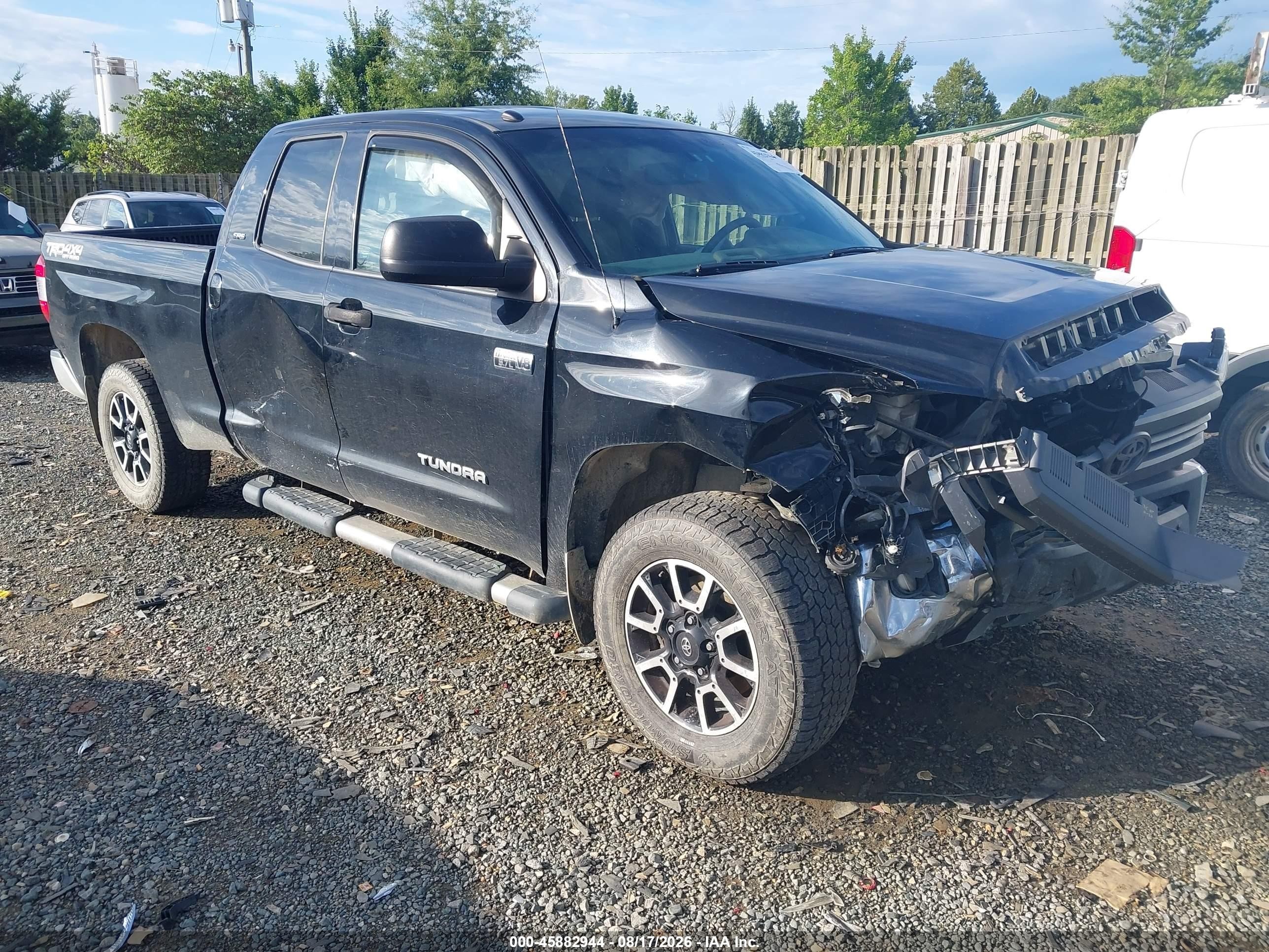 2015 Toyota Tundra VIN 5TFUY5F17FX424878 — IAAI salvage auction photo