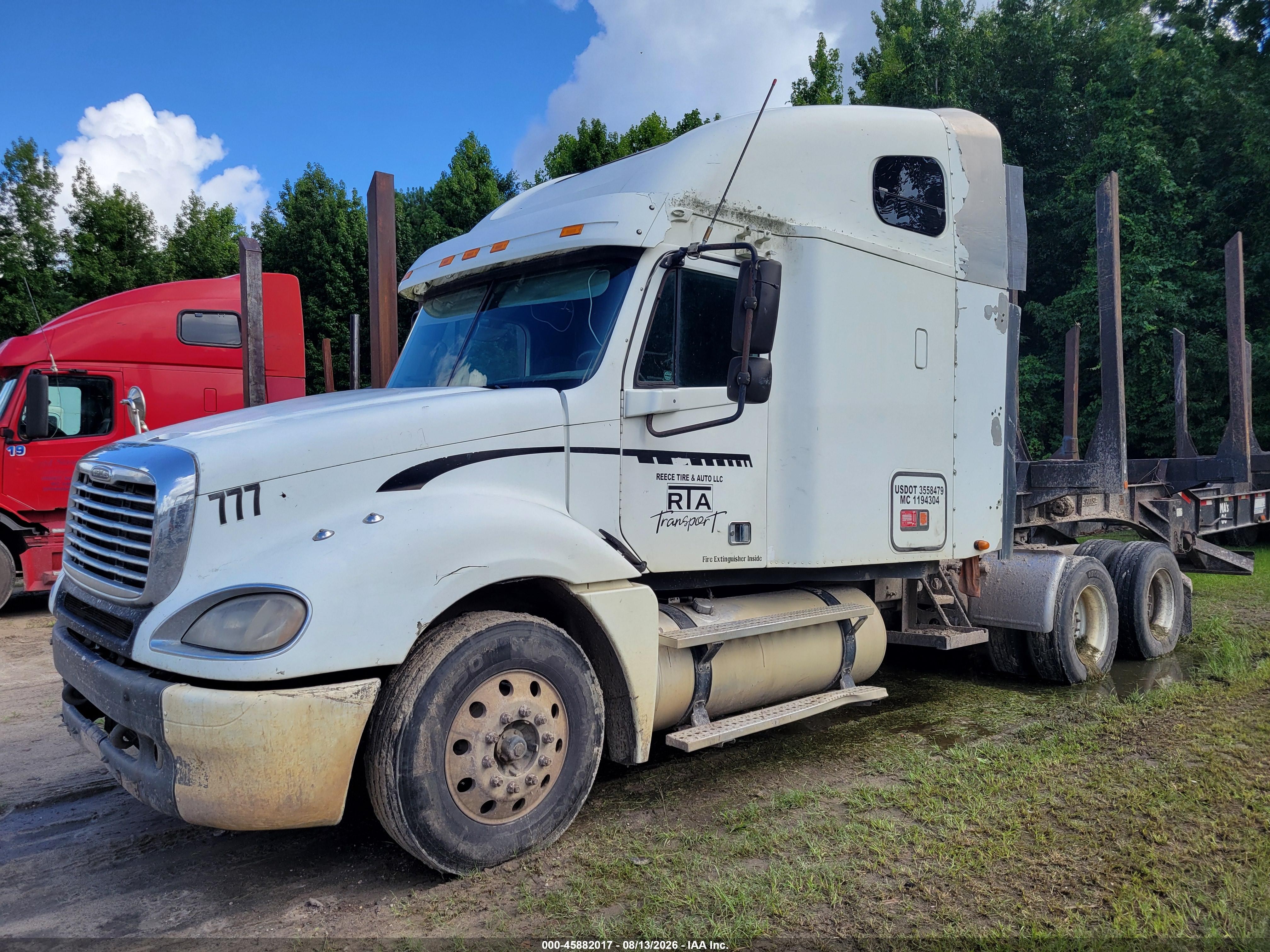 2005 Freightliner Conventional VIN 1FUJA6CK15LV15427 IAAI salvage auction — Normal Wear, Clear-Dealer Only (North Carolina), sold $4,700 on 2026-09-21 (photo 2)