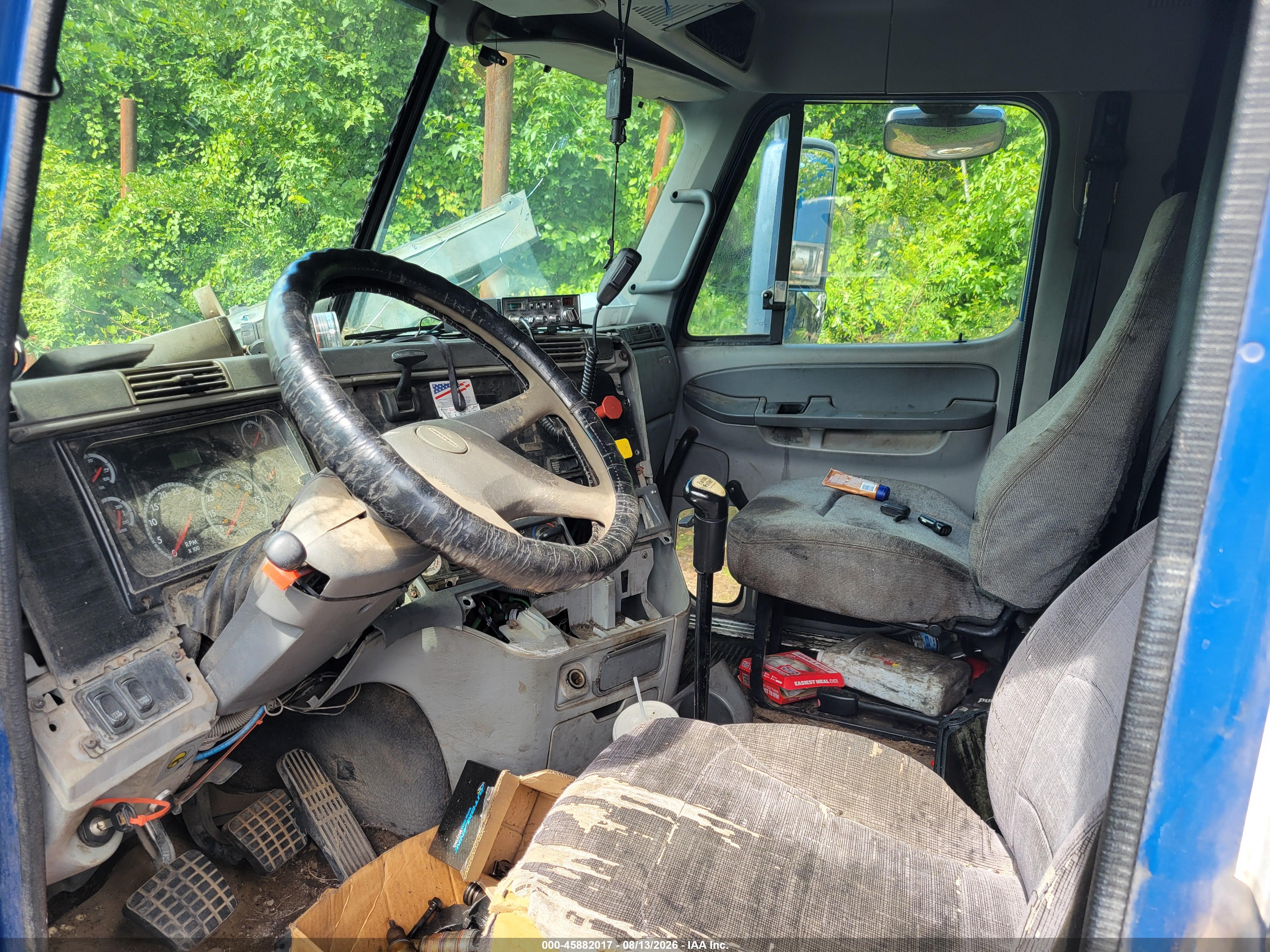 2005 Freightliner Conventional VIN 1FUJA6CK15LV15427 IAAI salvage auction — Normal Wear, Clear-Dealer Only (North Carolina), sold $4,700 on 2026-09-21 (photo 5)