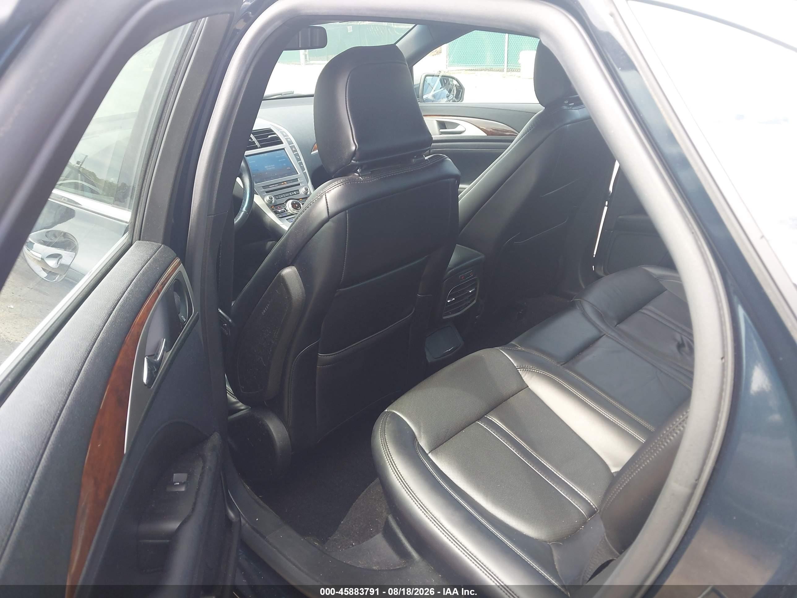 2020 Lincoln MKZ VIN 3LN6L5F93LR616022 IAAI salvage auction — Side, Wait Title, sold $3,450 on 2026-09-20 (photo 8)