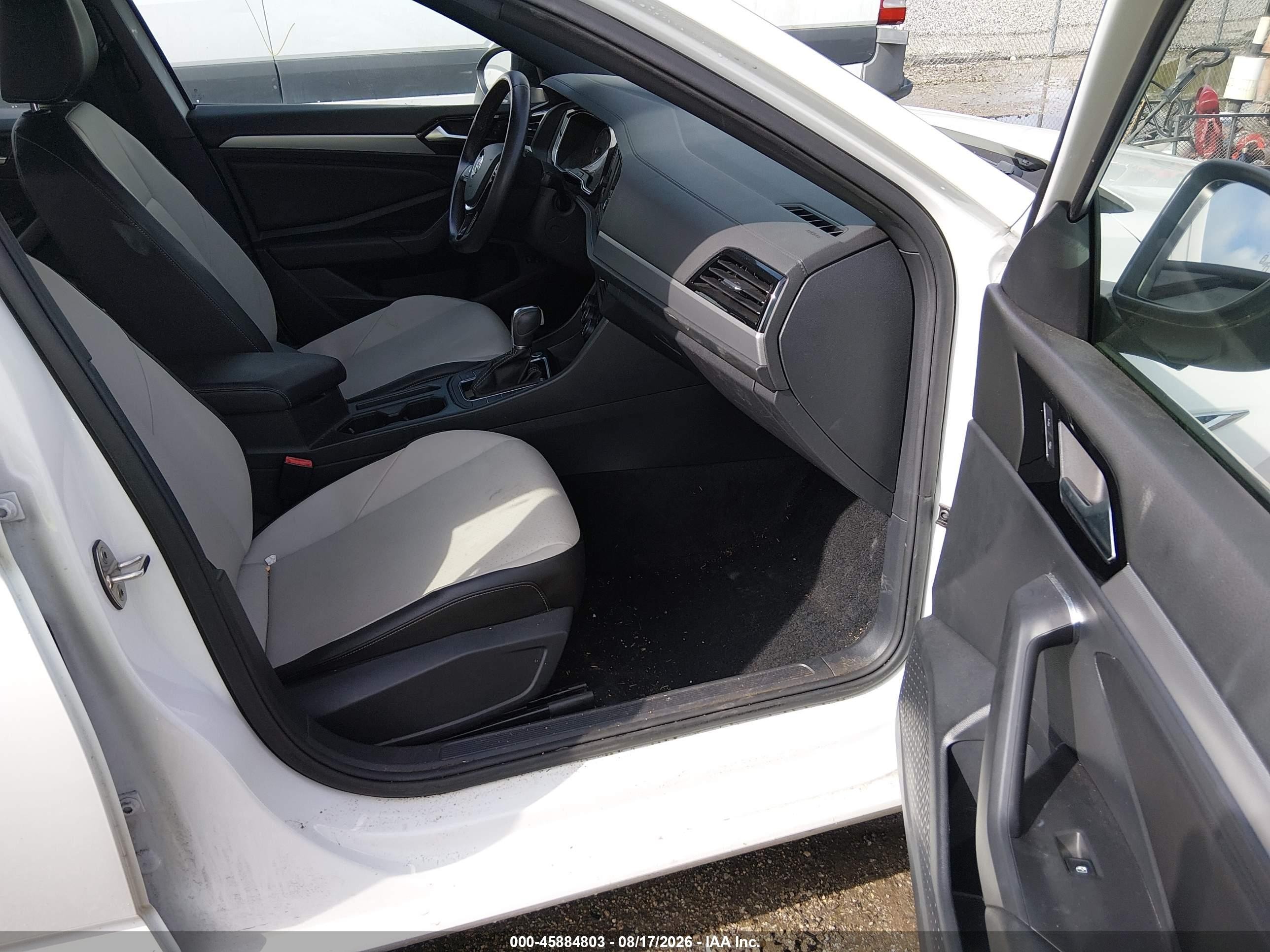 2019 Volkswagen Jetta VIN 3VWC57BU7KM059938 IAAI salvage auction — Rear End, Salvage (Kentucky), sold $3,100 on 2026-10-01 (photo 5)