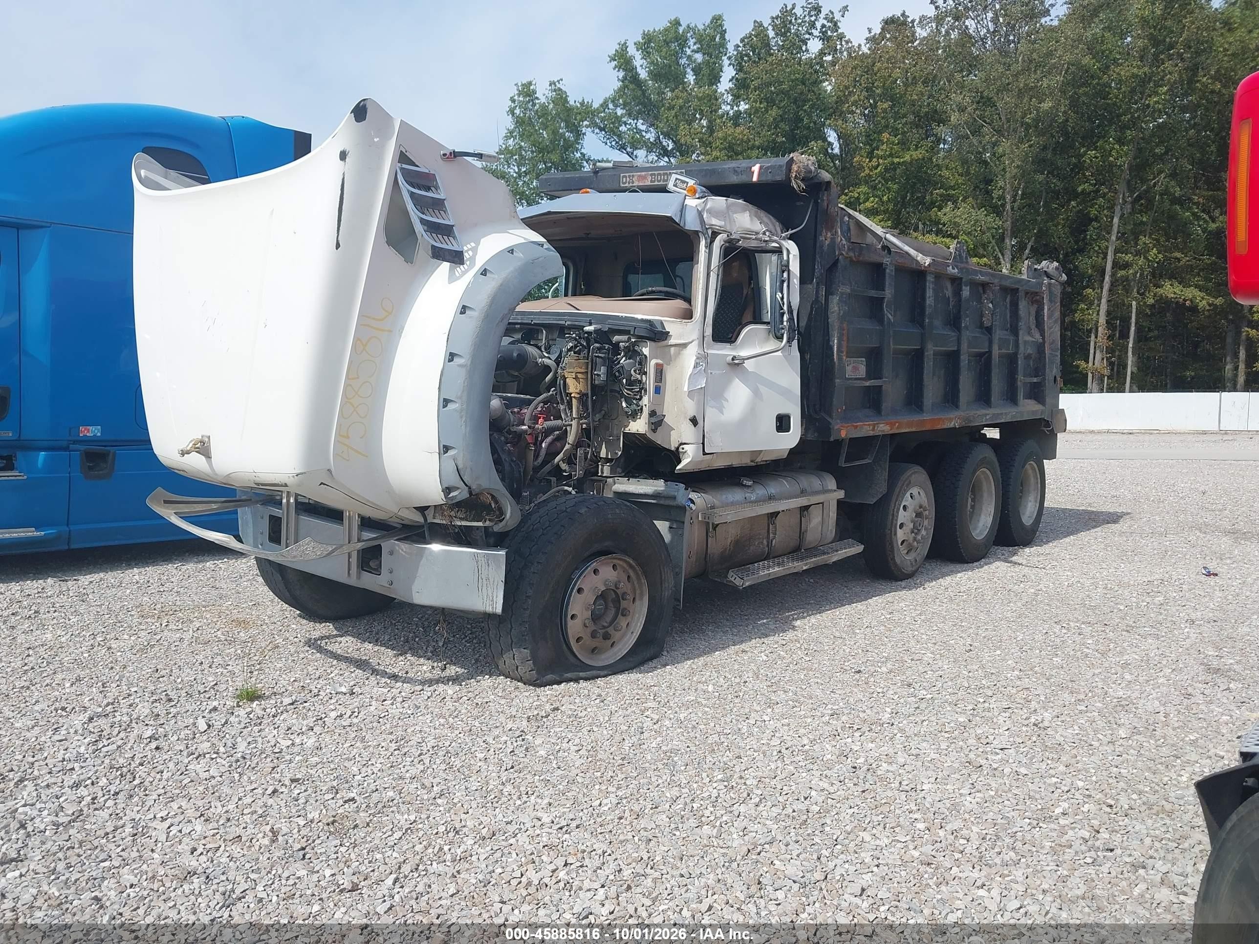 2018 Mack Granite VIN 1M2AX04CXJM039639 IAAI salvage auction — Front End, Salvage (Indiana), sold $12,500 on 2026-10-14 (photo 2)