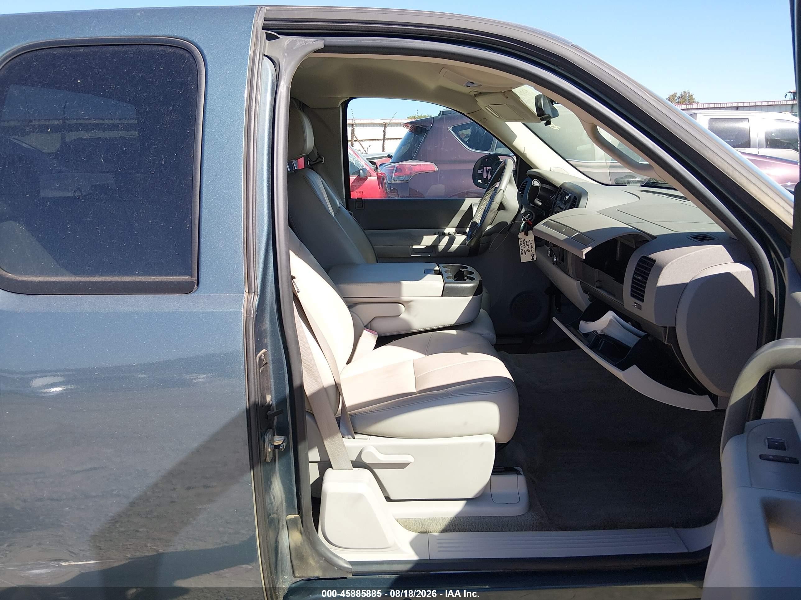 2009 GMC Sierra 1500 VIN 1GTEC29059Z265100 IAAI salvage auction — Side, Clear (Oklahoma), sold $2,900 on 2026-09-25 (photo 5)