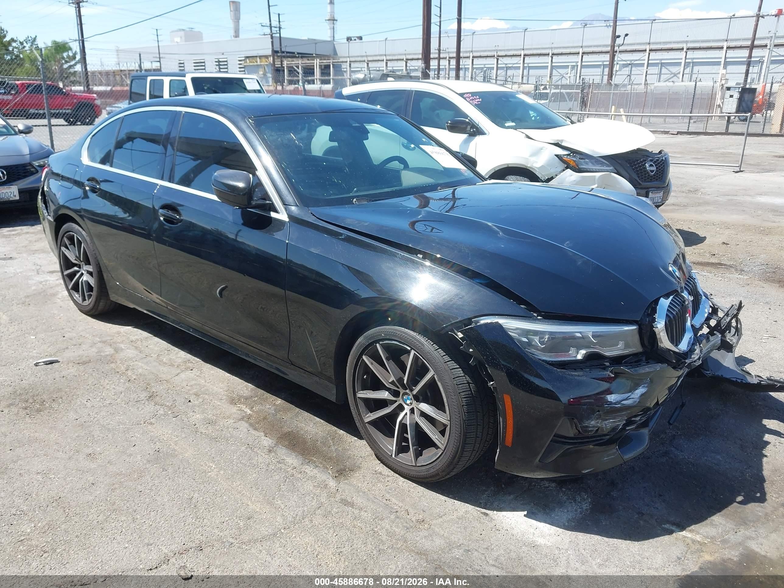 2021 BMW 3 Series VIN 3MW5R1J05M8C16970 — IAAI salvage auction photo