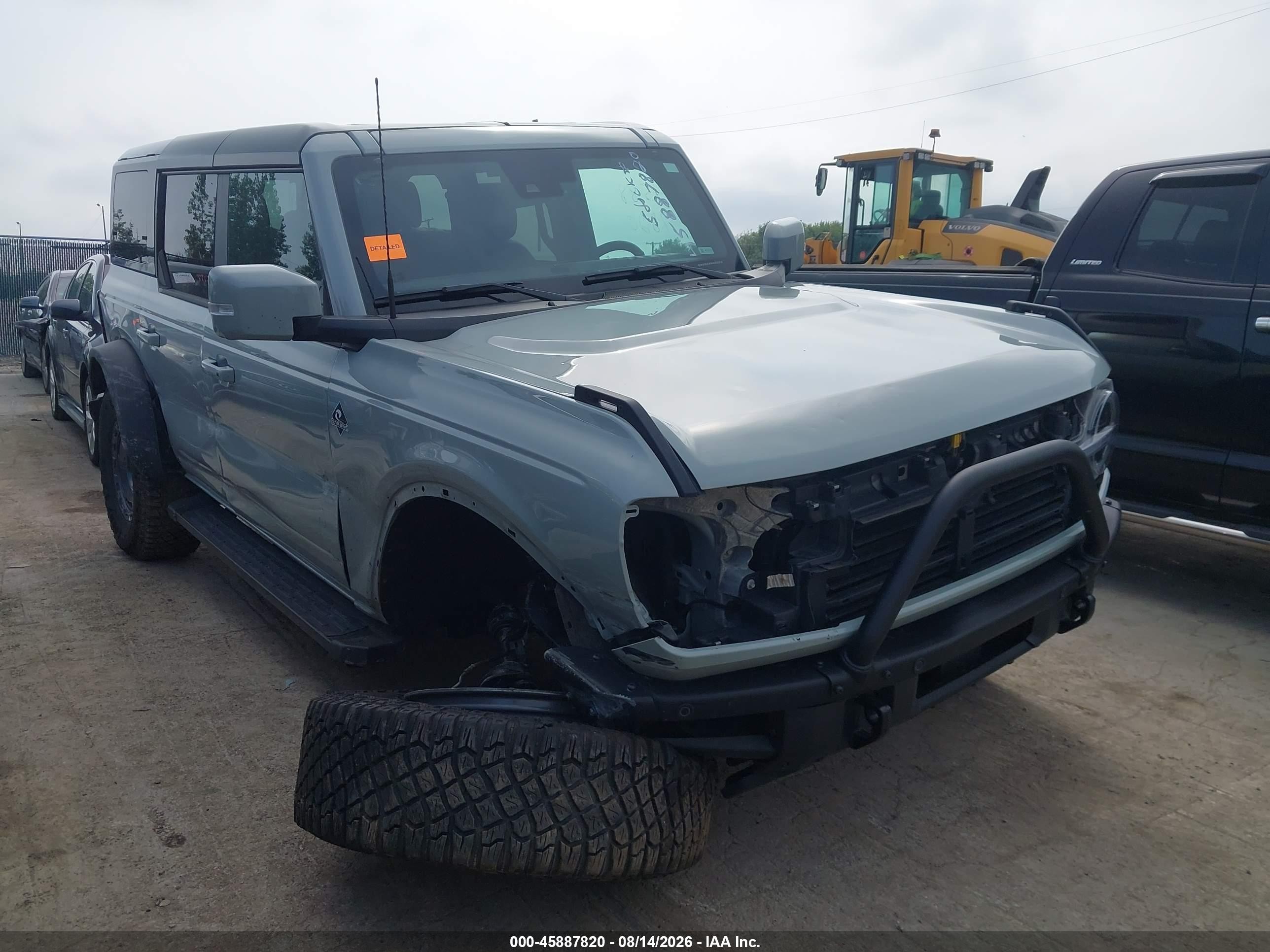 2024 Ford Bronco VIN 1FMDE8BH1RLB43051 — IAAI salvage auction photo