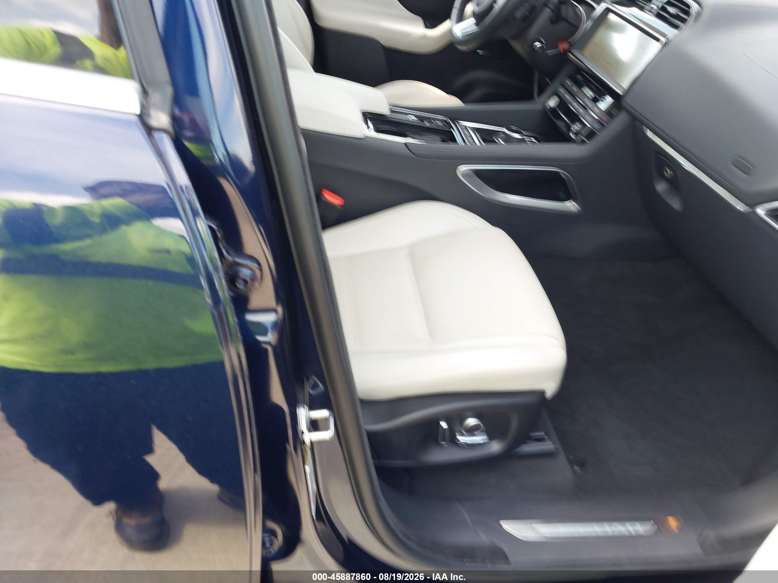 2020 Jaguar F-Pace VIN SADCK2FX1LA647534 IAAI salvage auction — Unknown, Salvage (Texas), sold $7,400 on 2026-09-25 (photo 5)