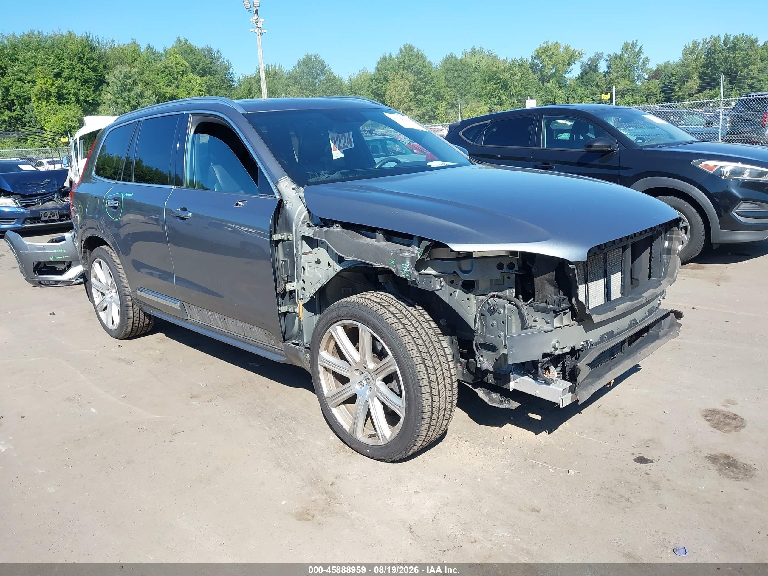 2018 Volvo XC90 VIN YV4A22PL3J1324434 — IAAI salvage auction photo