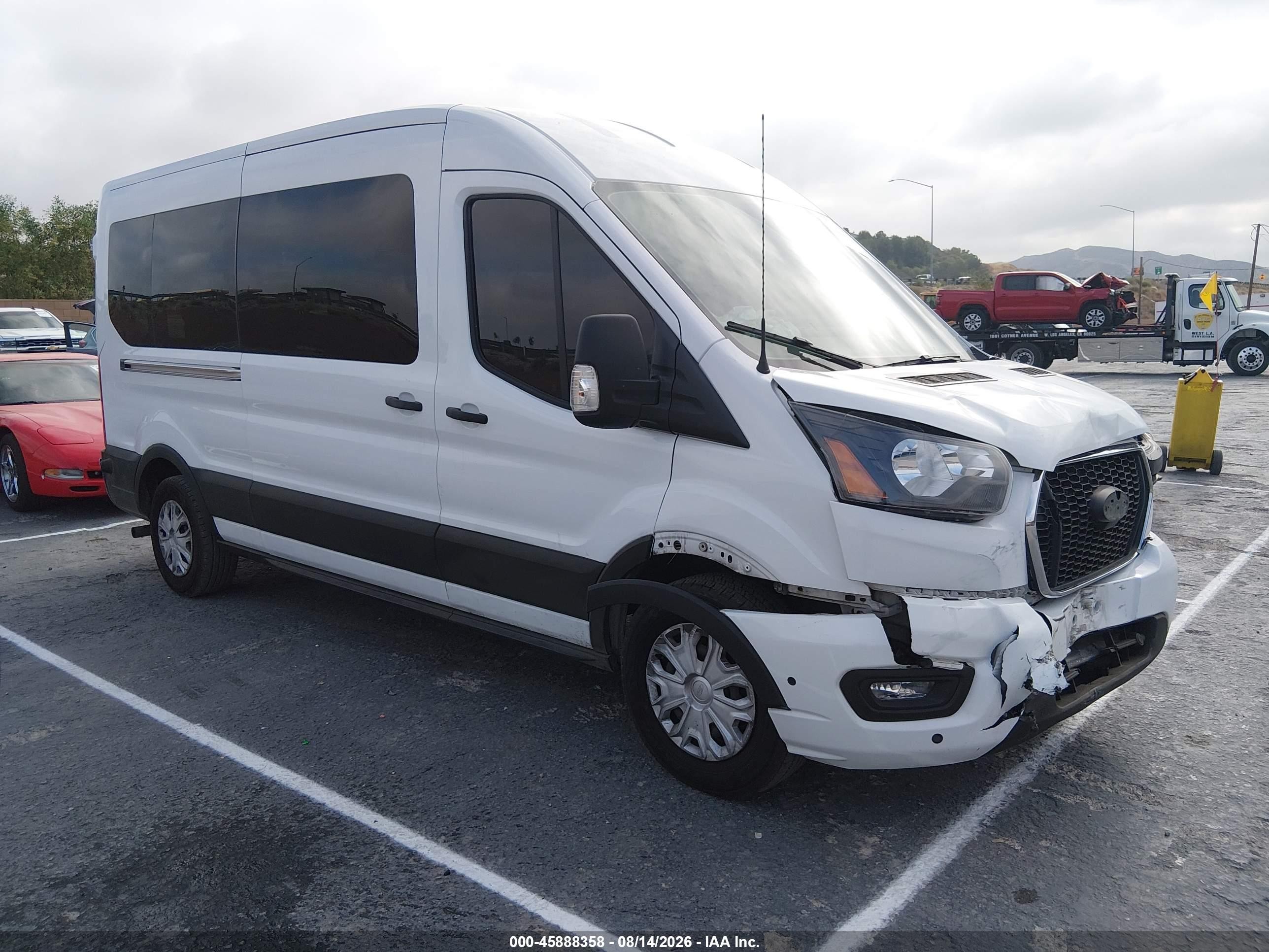 2024 Ford Transit-350 VIN 1FBAX2C83RKA73415 — IAAI salvage auction photo