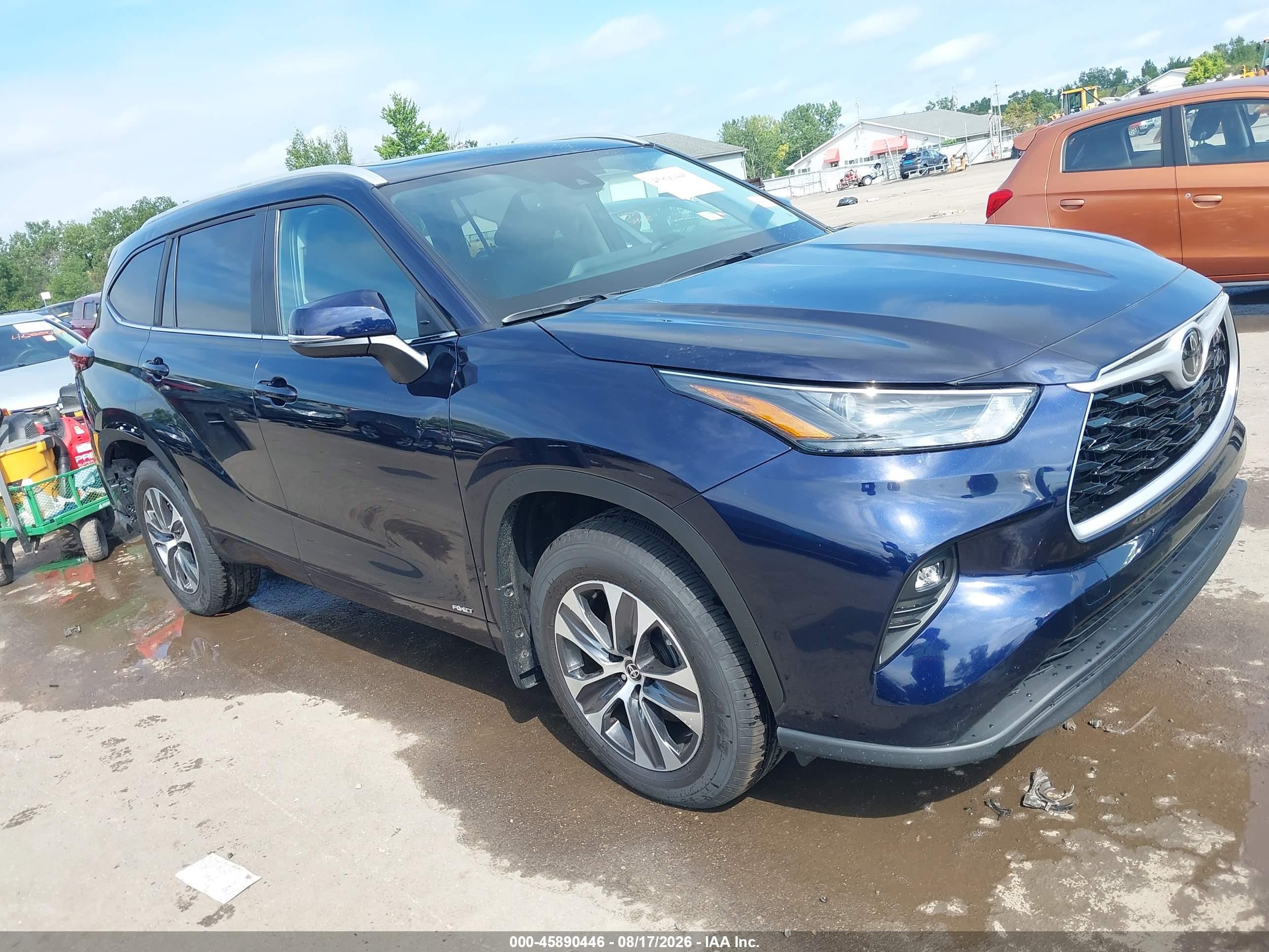 2026 Toyota Highlander Hybrid VIN 5TDKBRCH1TS724466 — IAAI salvage auction photo