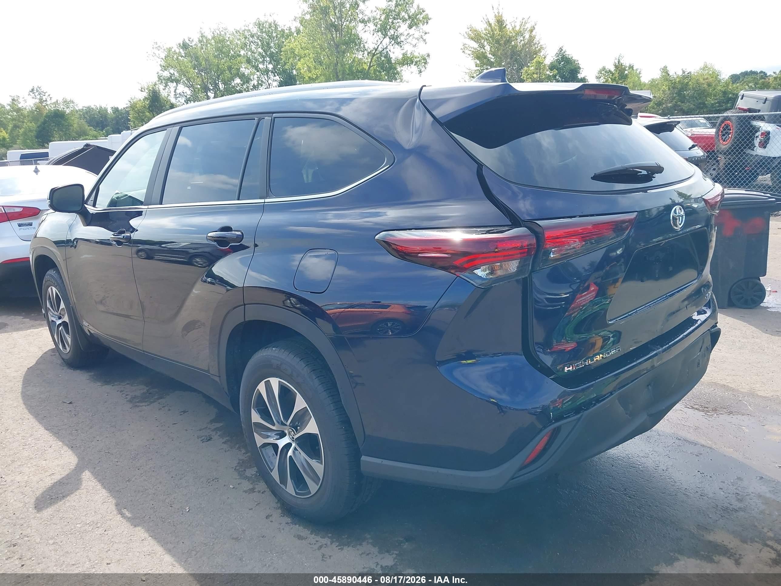2026 Toyota Highlander VIN 5TDKBRCH1TS724466 IAAI salvage auction — Rear End, Salvage (Ohio), sold $28,250 on 2026-08-21 (photo 3)