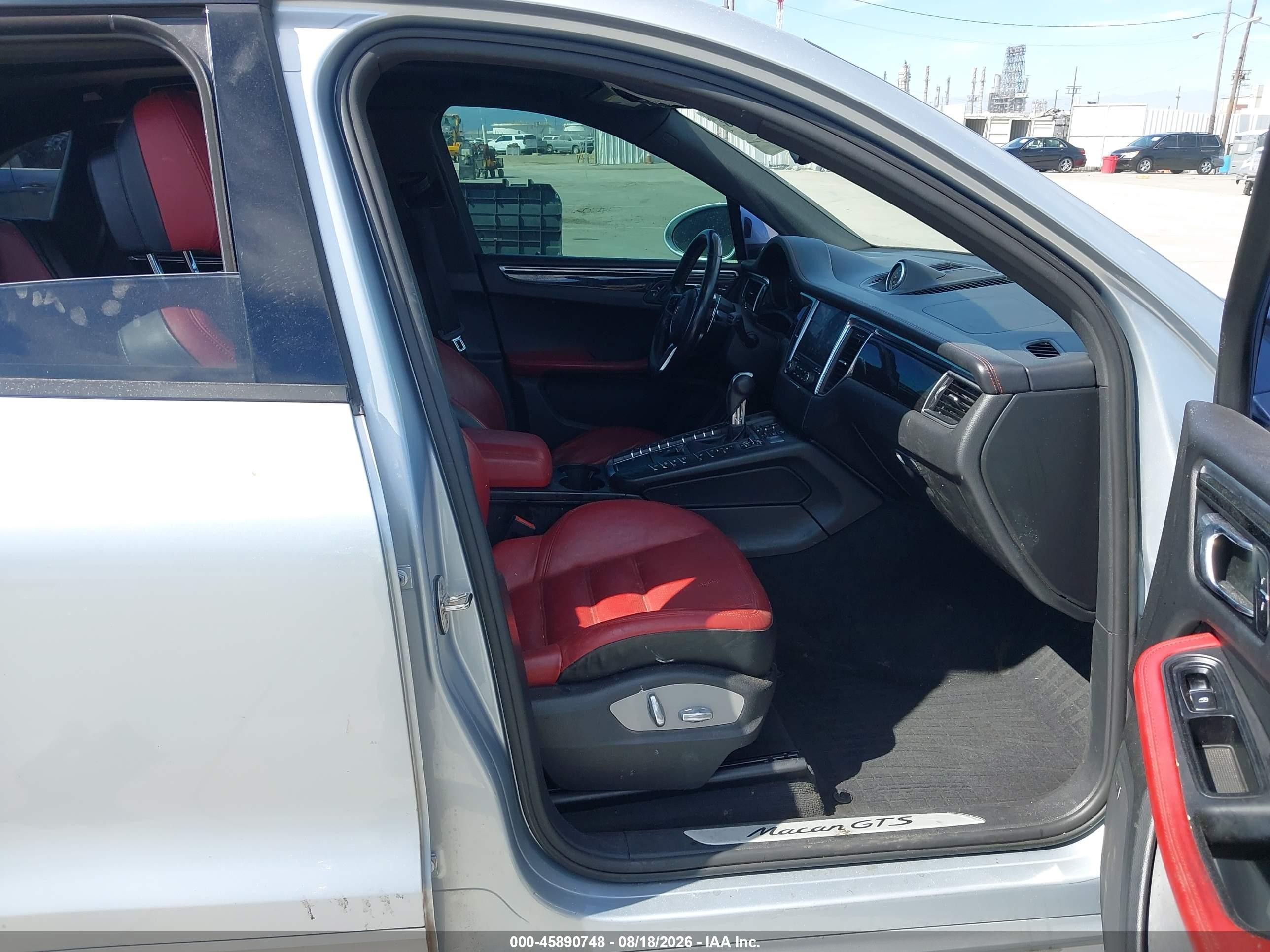 2017 Porsche Macan VIN WP1AG2A59HLB53376 IAAI salvage auction — Rear End, Salvage (California), sold $8,000 on 2026-09-04 (photo 5)