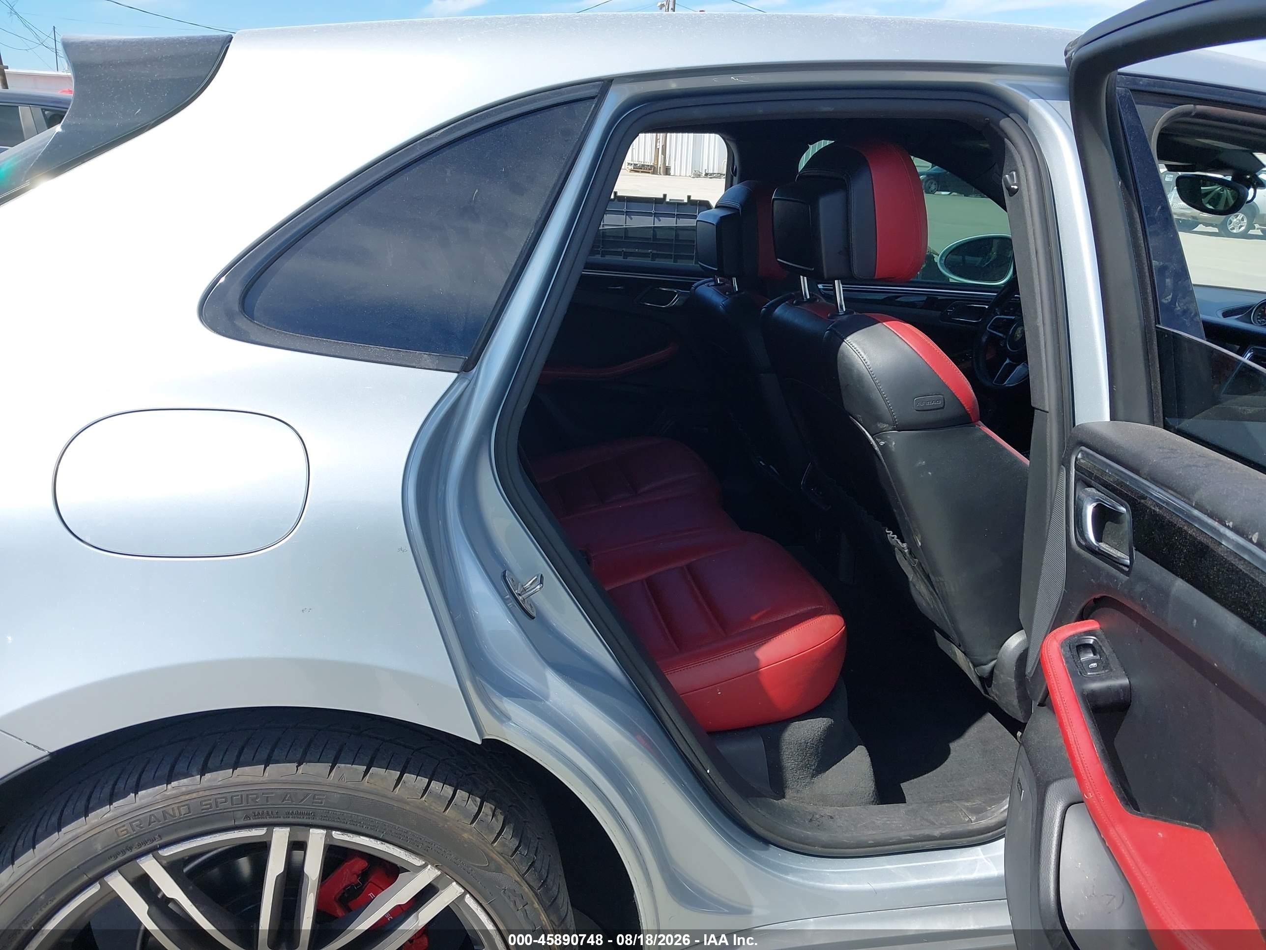 2017 Porsche Macan VIN WP1AG2A59HLB53376 IAAI salvage auction — Rear End, Salvage (California), sold $8,000 on 2026-09-04 (photo 8)
