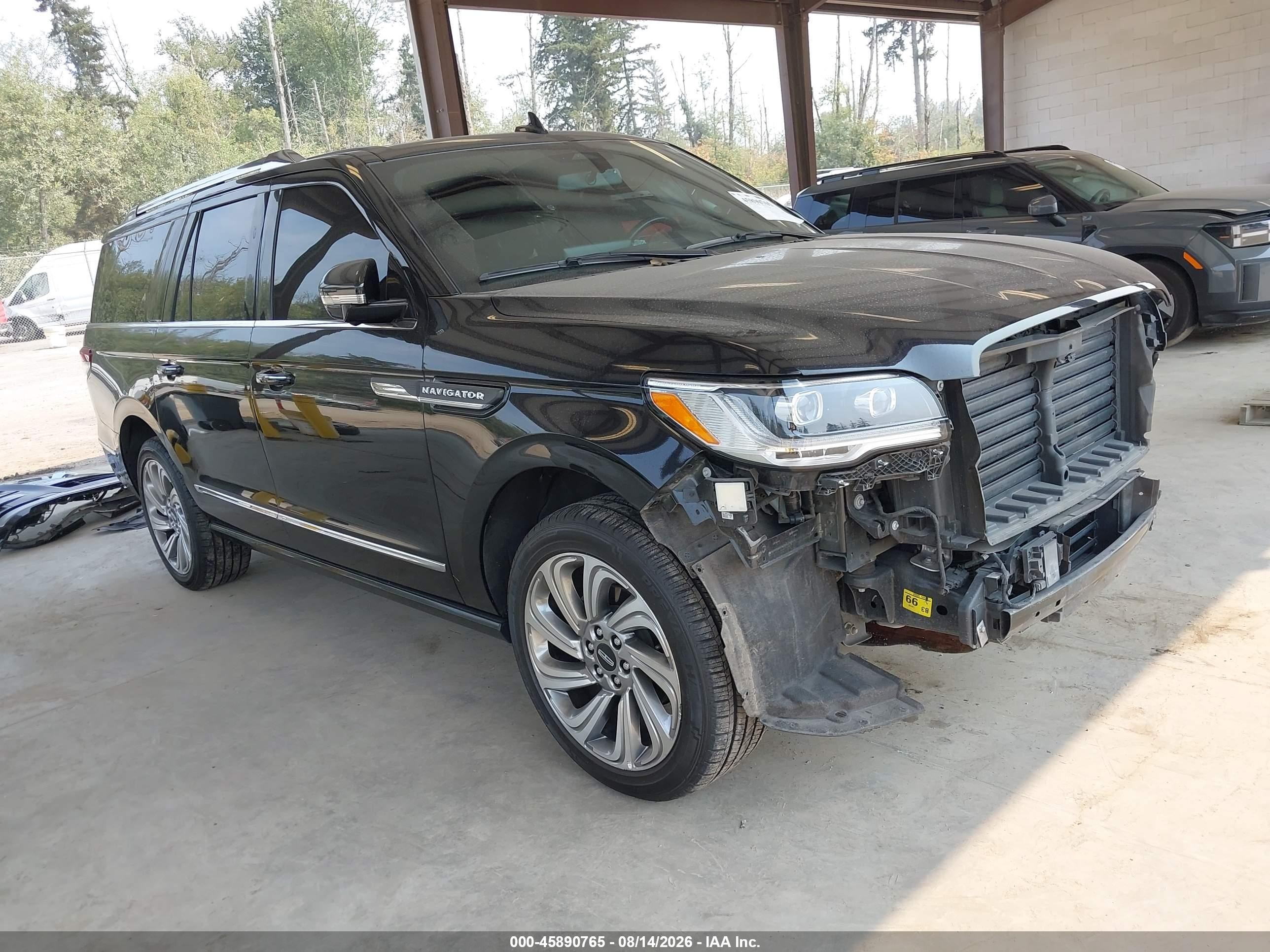 2024 Lincoln Navigator VIN 5LMJJ3NG3REL03548 — IAAI salvage auction photo