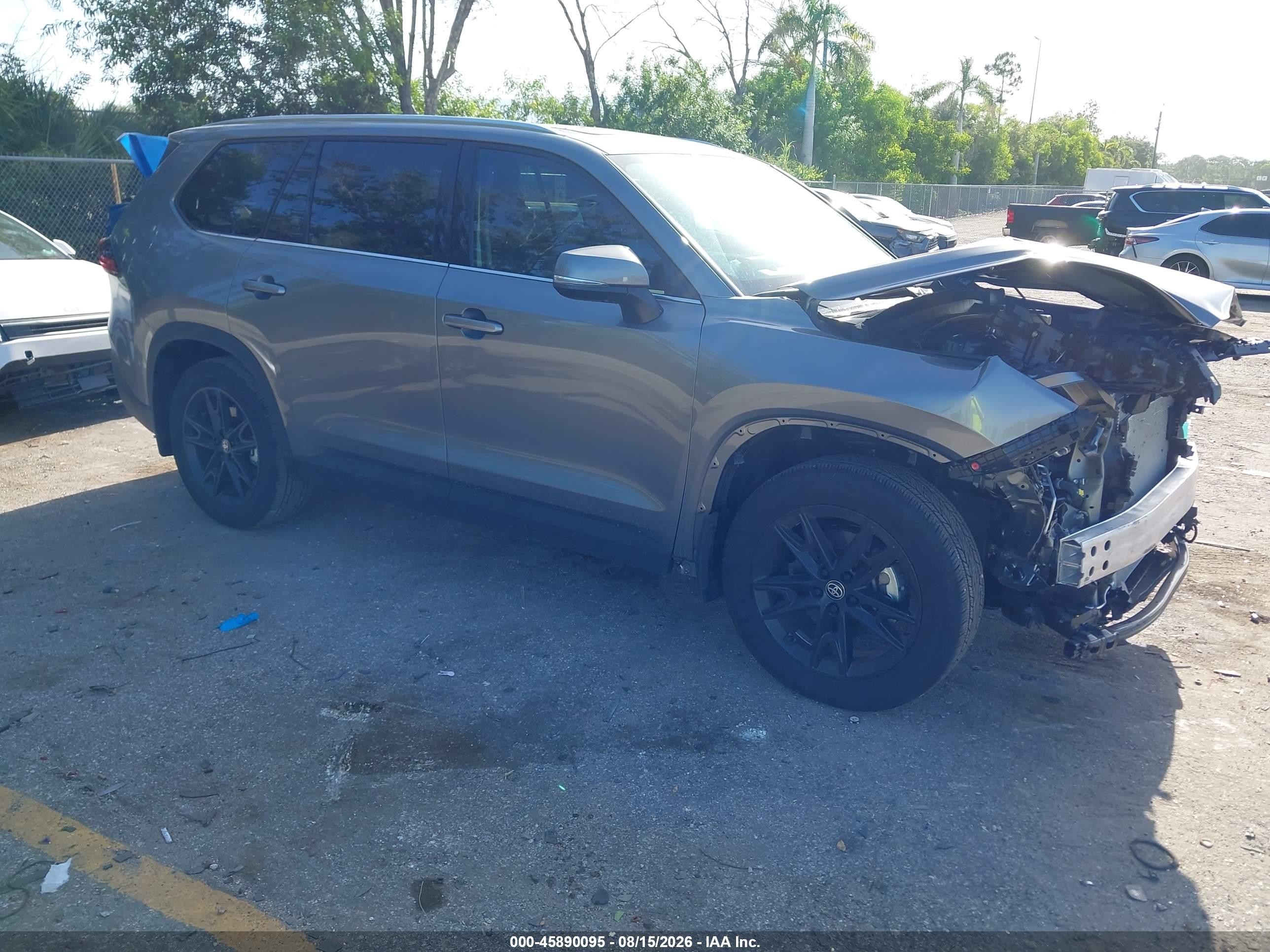 2026 Toyota Highlander VIN 5TDAAAA59TS043531 — IAAI salvage auction photo