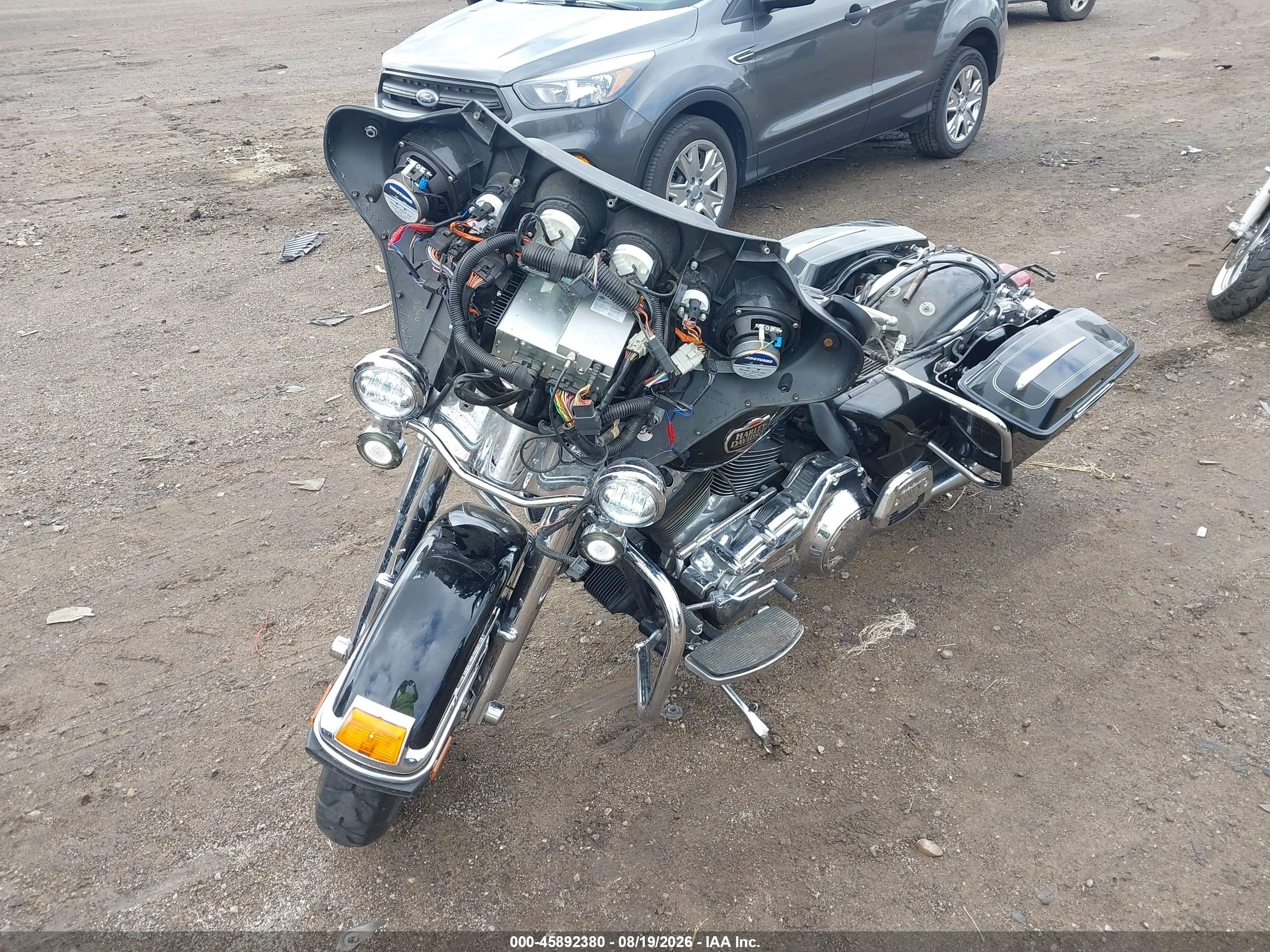 2010 Harley-davidson Flhtcu VIN 1HD1FC413AB604900 IAAI salvage auction — Front End, Salvage (Ohio), sold $300 on 2026-09-08 (photo 2)