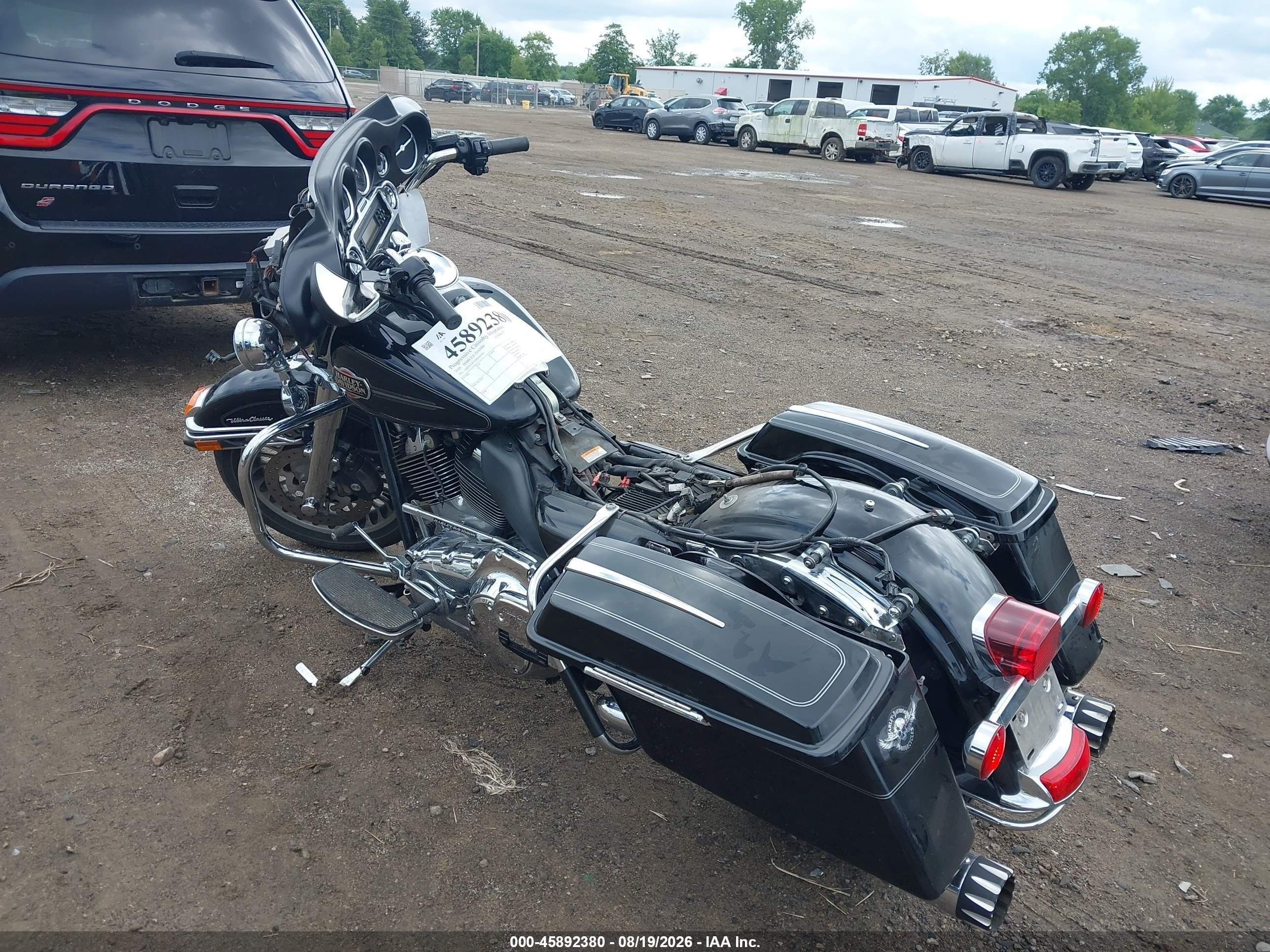 2010 Harley-davidson Flhtcu VIN 1HD1FC413AB604900 IAAI salvage auction — Front End, Salvage (Ohio), sold $300 on 2026-09-08 (photo 3)
