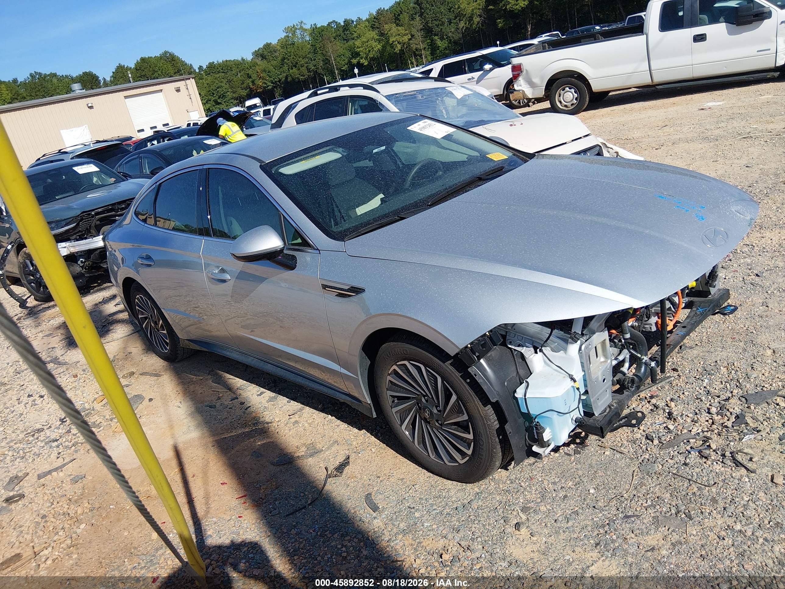 2025 Hyundai Sonata Hybrid VIN KMHL34JJ0SA121705 — IAAI salvage auction photo