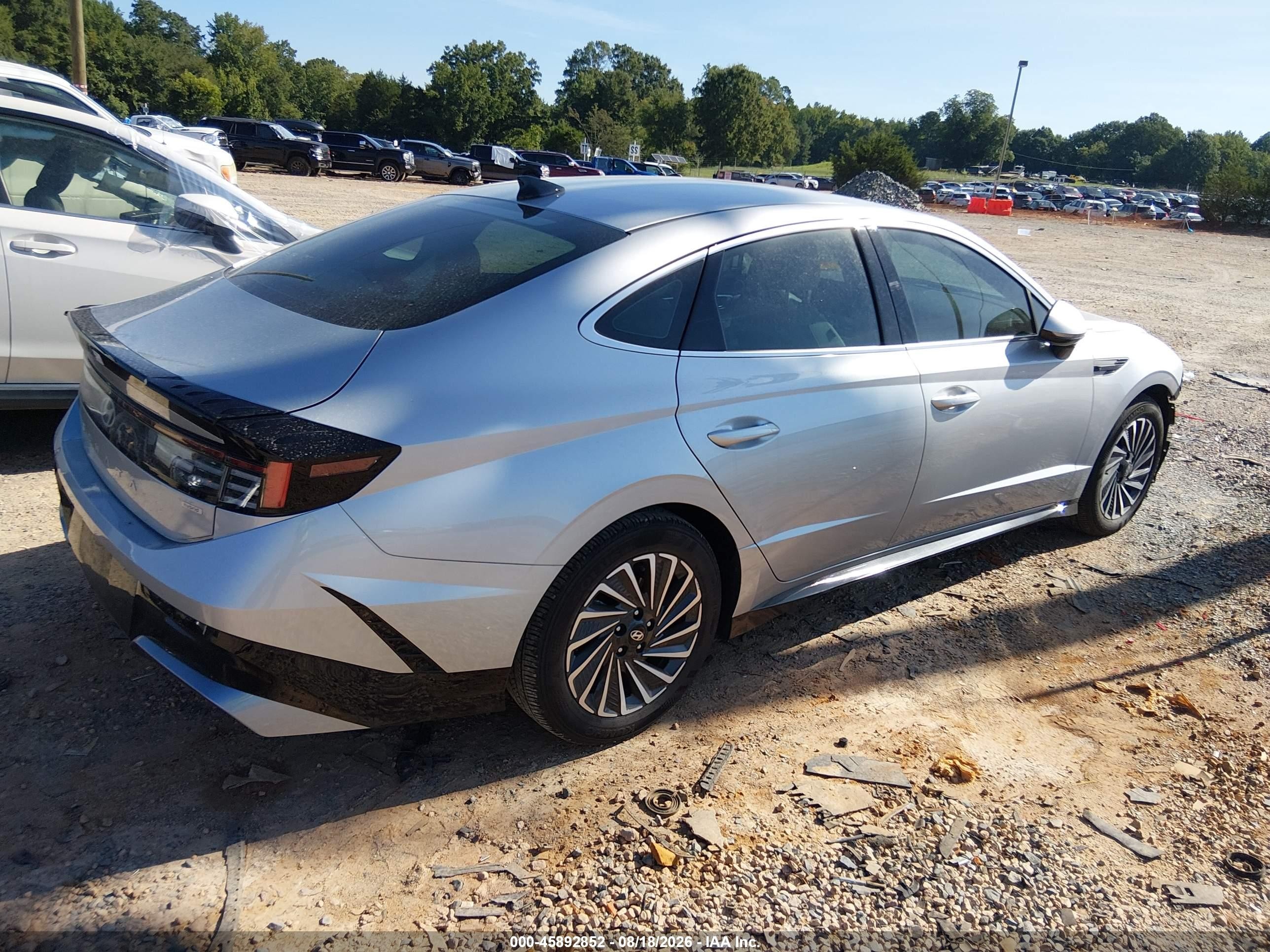 2025 Hyundai Sonata VIN KMHL34JJ0SA121705 IAAI salvage auction — Front End, Salvage (North Carolina), sold $7,500 on 2026-09-08 (photo 4)
