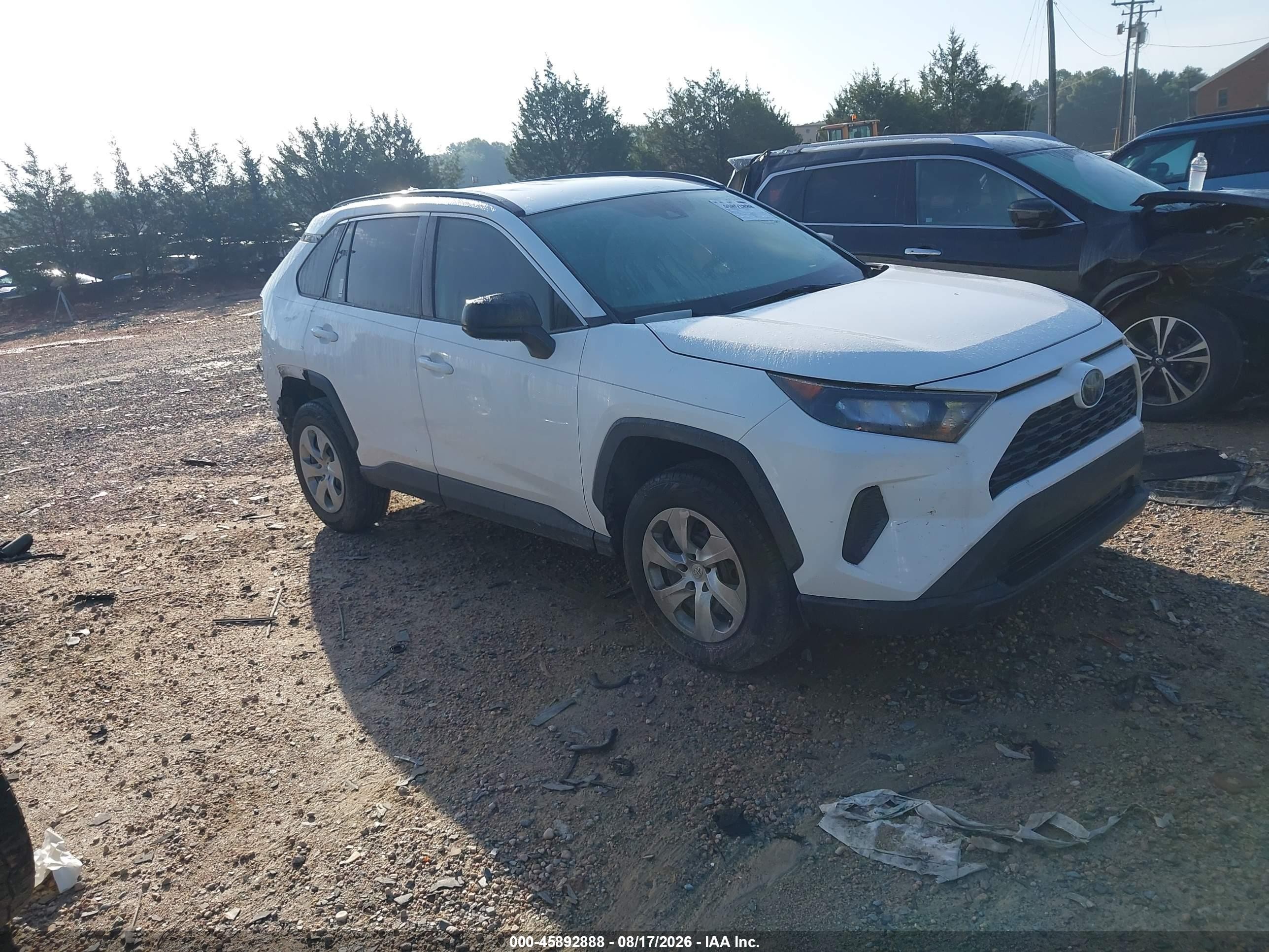 2019 Toyota RAV4 VIN 2T3H1RFV3KW015596 — IAAI salvage auction photo
