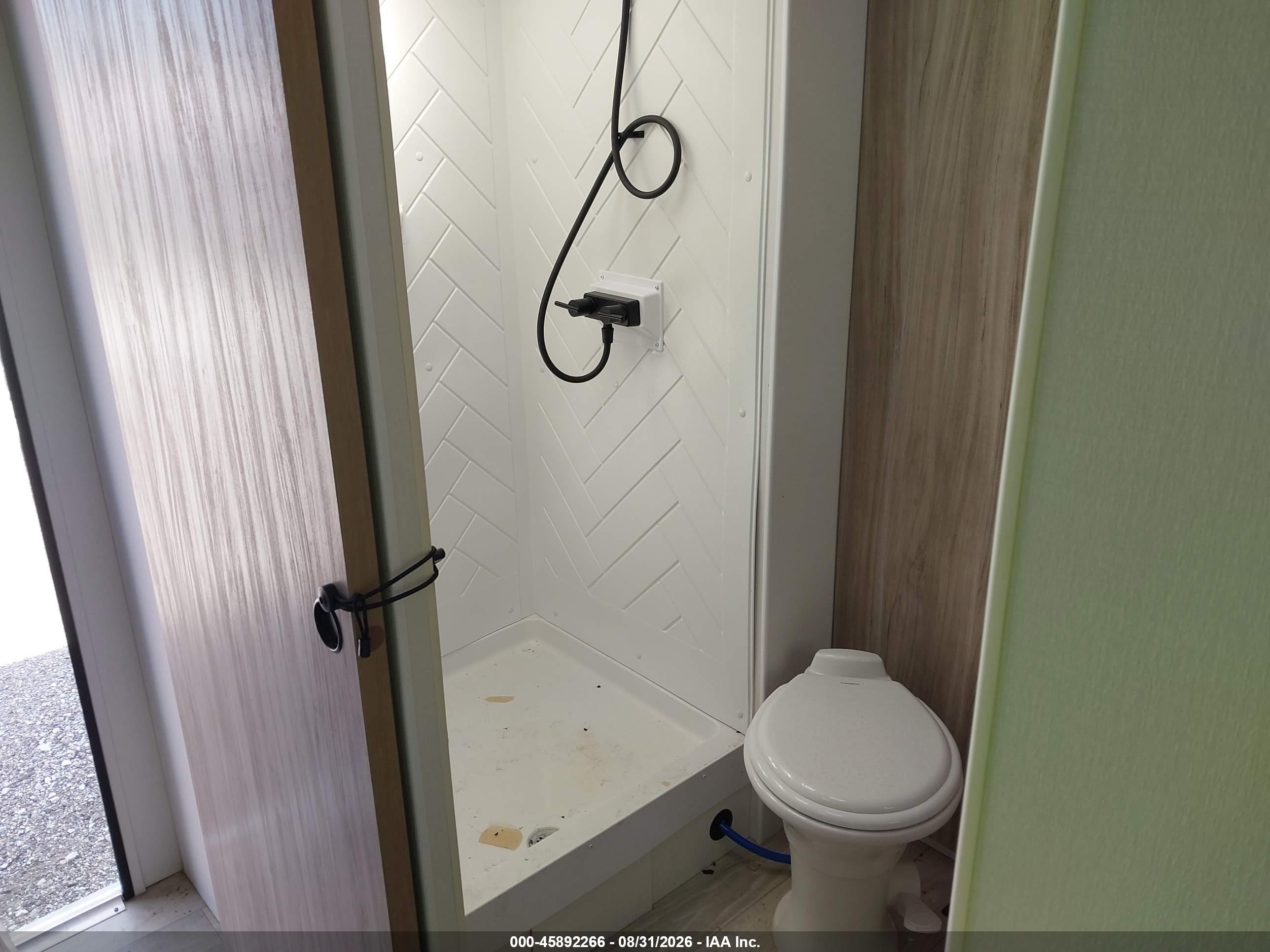 2024 Winnebago Access VIN 54CTA1T24R6067532 IAAI salvage auction — Hail, Certificate Of Title (Nebraska), sold $6,100 on 2026-09-22 (photo 8)