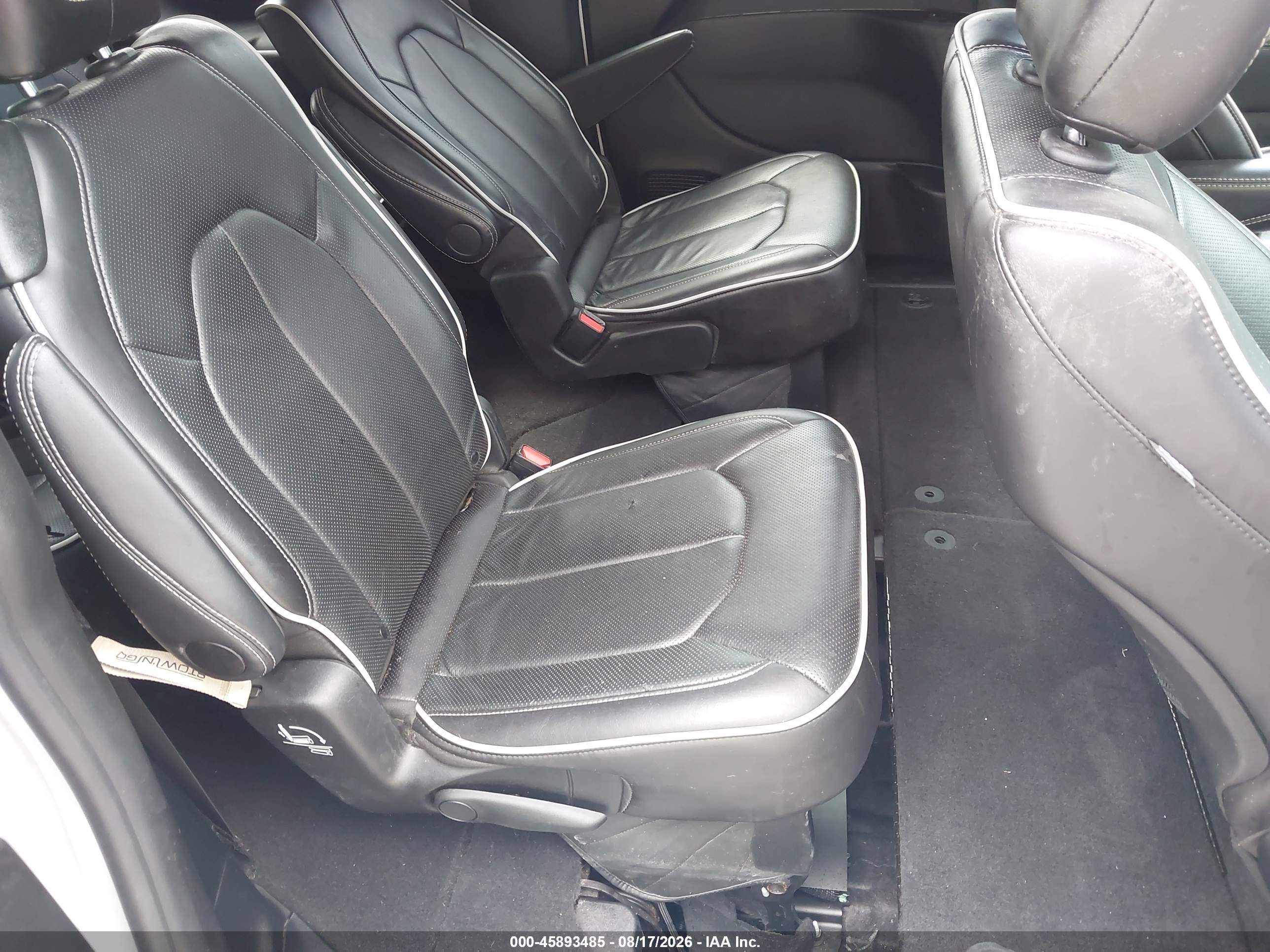 2025 Chrysler Pacifica VIN 2C4RC1GG7SR515061 IAAI salvage auction — Normal Wear, Enterprise Vehicles Clear Only (Virginia), sold $21,200 on 2026-08-20 (photo 8)