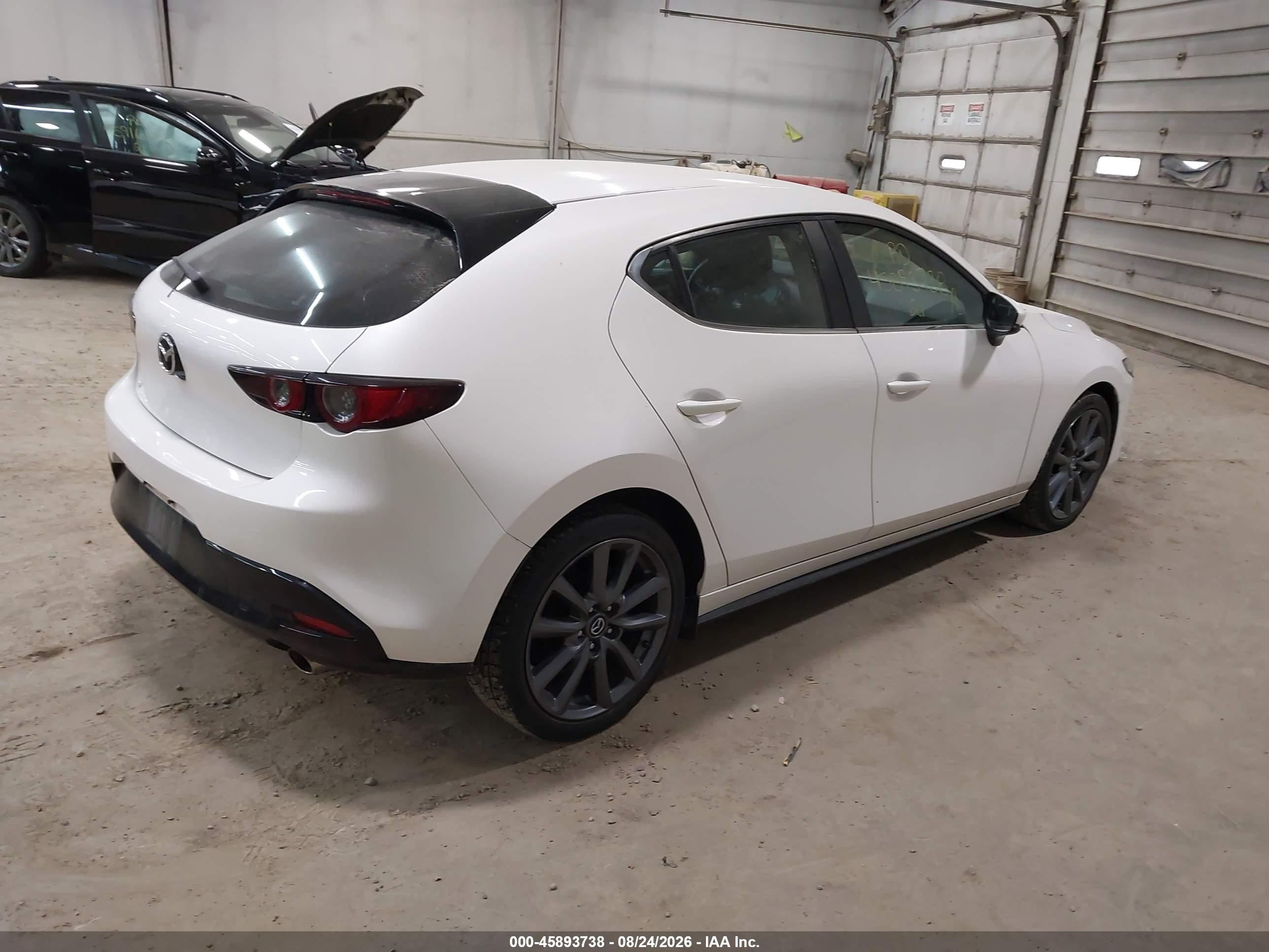 2021 Mazda 3 VIN JM1BPBKL9M1328380 IAAI salvage auction — Hail, Salvage (Pennsylvania), sold $5,700 on 2026-09-12 (photo 4)