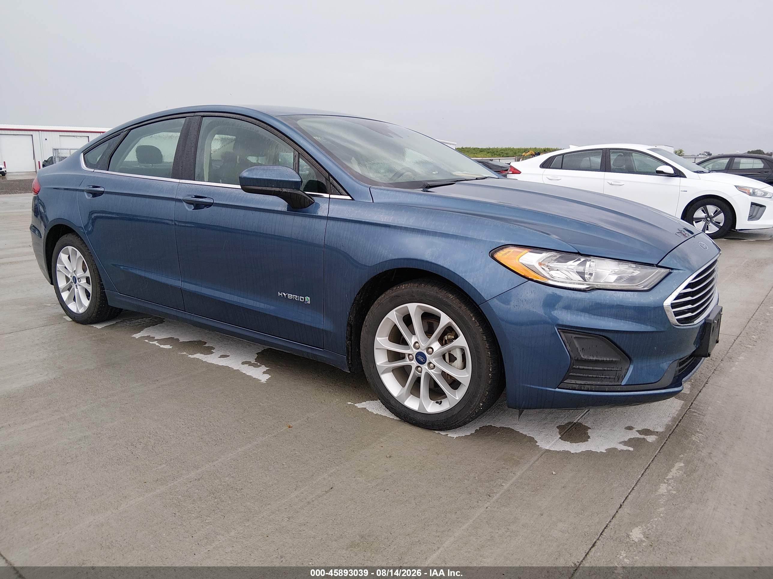 2019 Ford Fusion VIN 3FA6P0LU9KR136401 — IAAI salvage auction photo