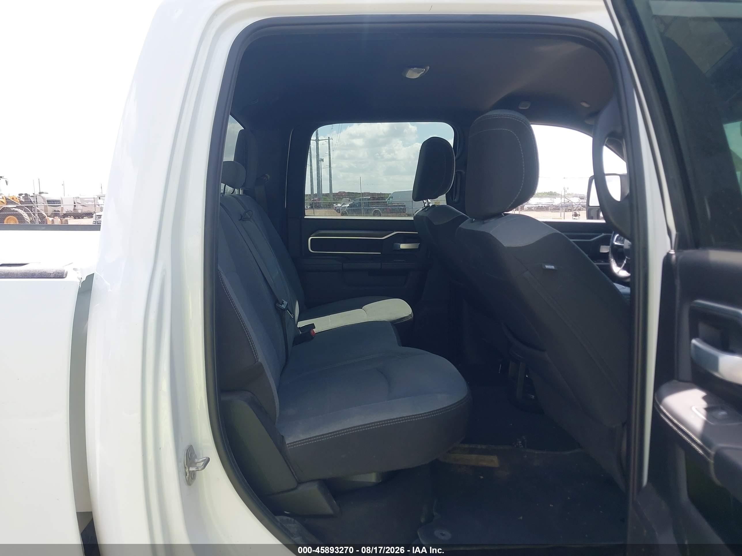 2024 Ram 2500 VIN 3C6UR5JL6RG340122 IAAI salvage auction — Front End, Enterprise Vehicles Clear Only (Texas), sold $33,500 on 2026-08-20 (photo 8)