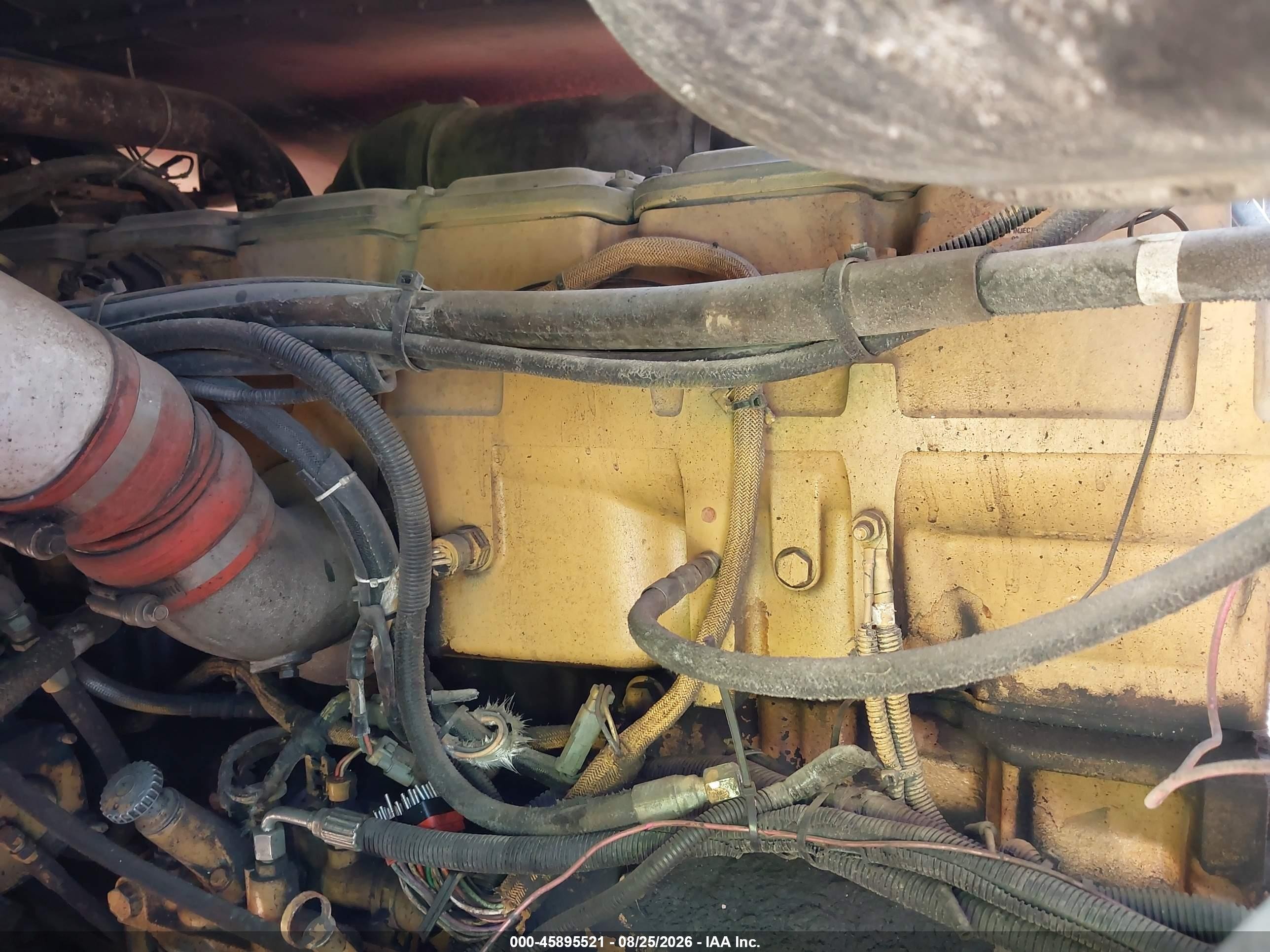 1998 Peterbilt 379 VIN 1XP5DB9XXWD463219 IAAI salvage auction — All Over, Salvage (Alabama), sold $4,975 on 2026-09-09 (photo 9)