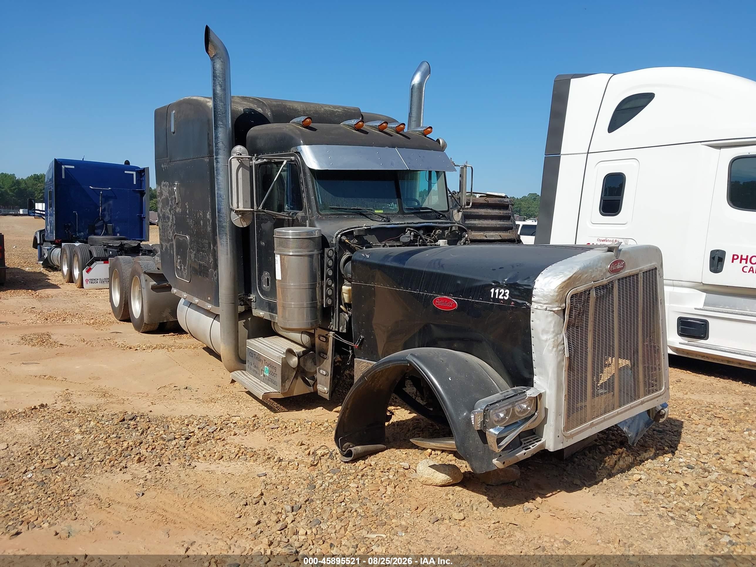 1998 Peterbilt 379 VIN 1XP5DB9XXWD463219 IAAI salvage auction — All Over, Salvage (Alabama), sold $4,975 on 2026-09-09 (photo 1)