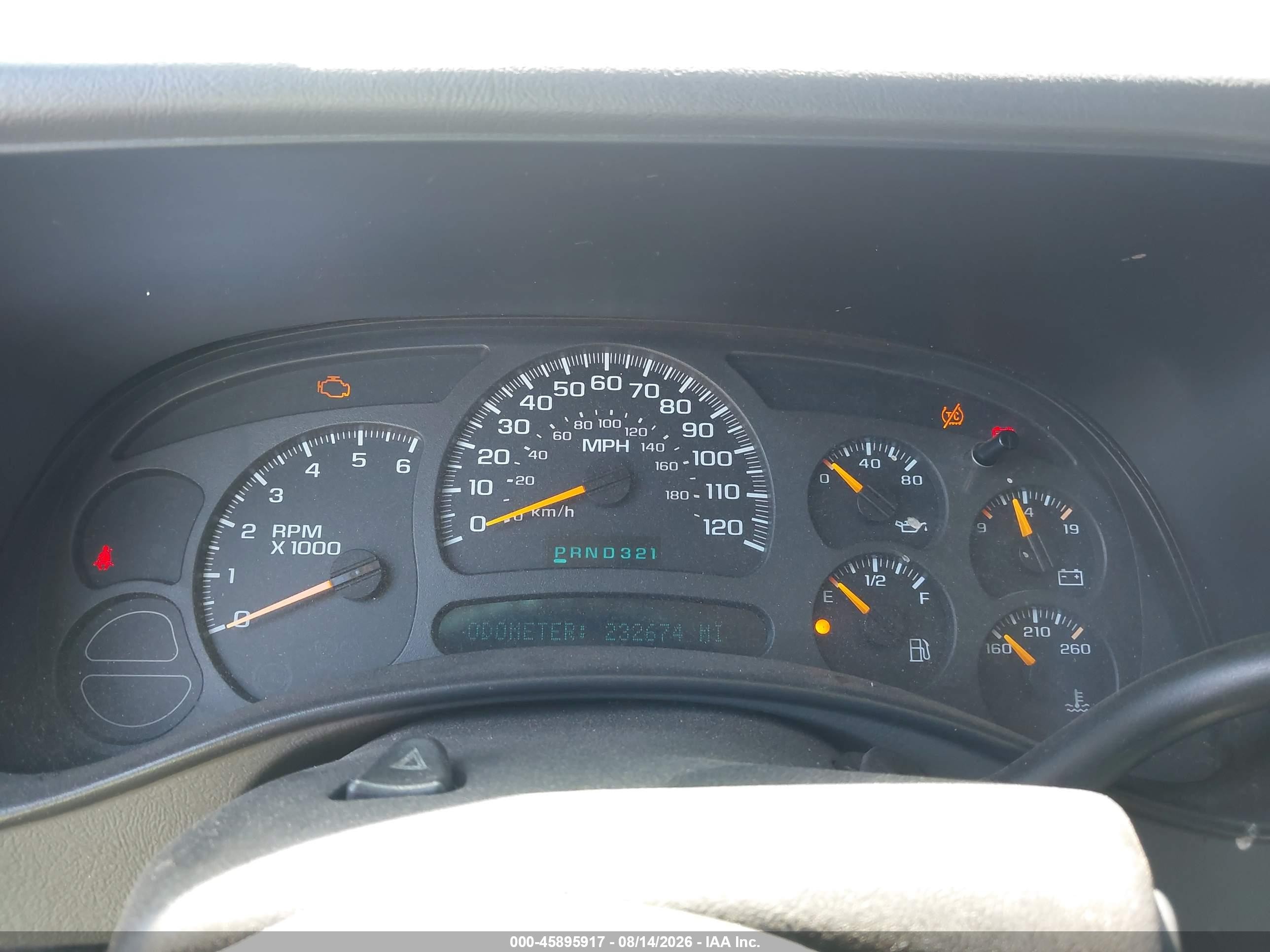 2004 Chevrolet Tahoe VIN 1GNEC13T04R243504 IAAI salvage auction — Theft, Clear - Dealer Only (California), sold $650 on 2026-09-13 (photo 7)