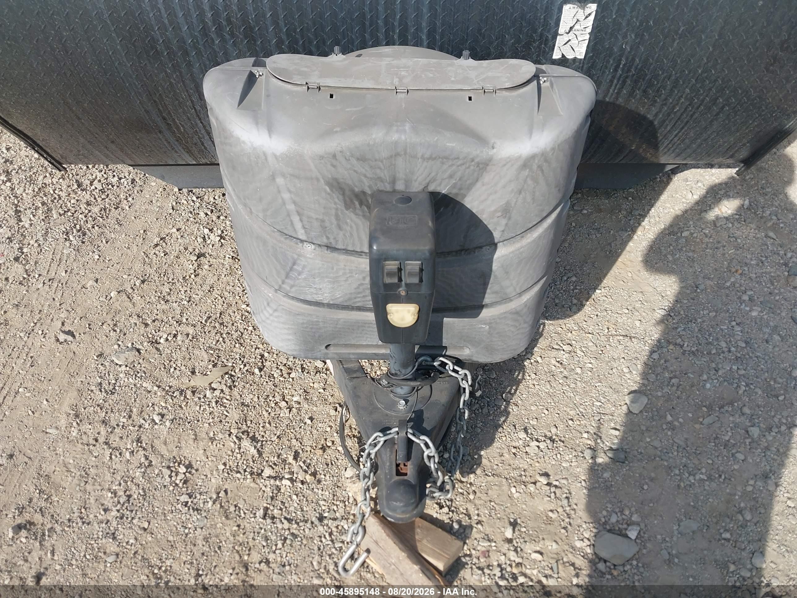 2016 Starcraft Autumn Ridge VIN 1SABS0BN5G28B5083 IAAI salvage auction — Biohazard/Chemical, Salvage (California), sold $5,900 on 2026-10-06 (photo 7)