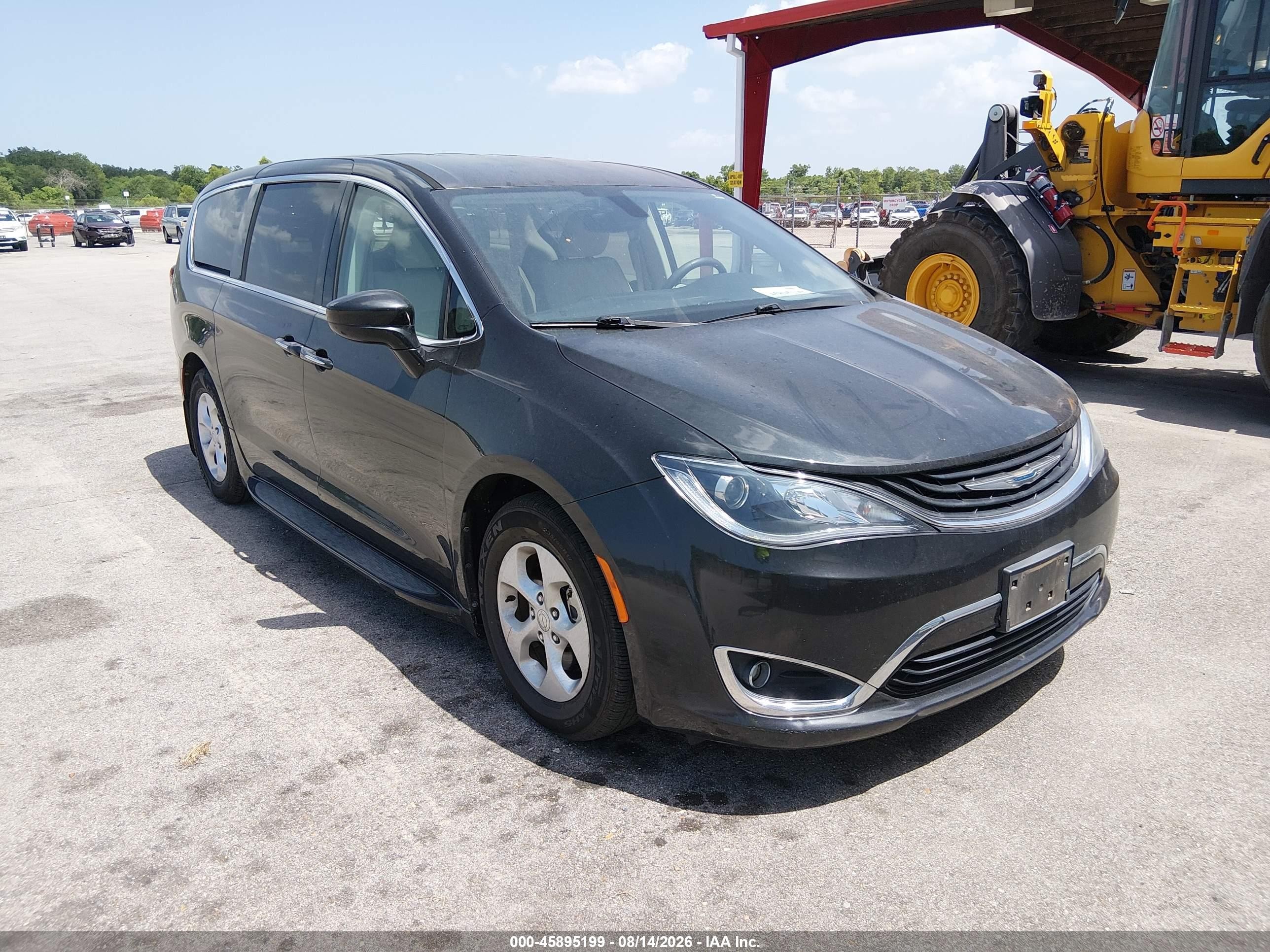 2018 Chrysler Pacifica VIN 2C4RC1H77JR253264 — IAAI salvage auction photo