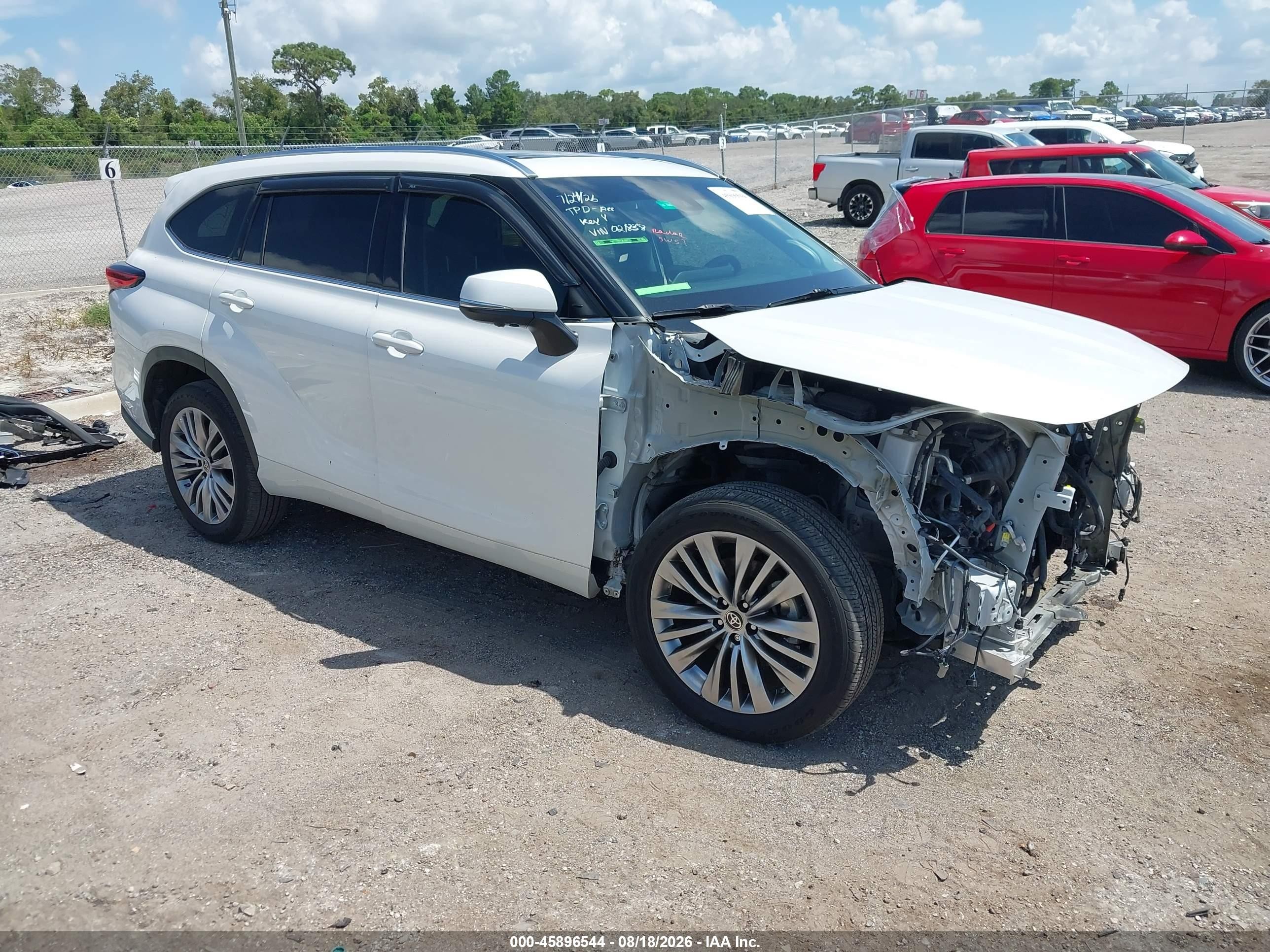 2023 Toyota Highlander Hybrid VIN 5TDFARAH7PS021838 — IAAI salvage auction photo