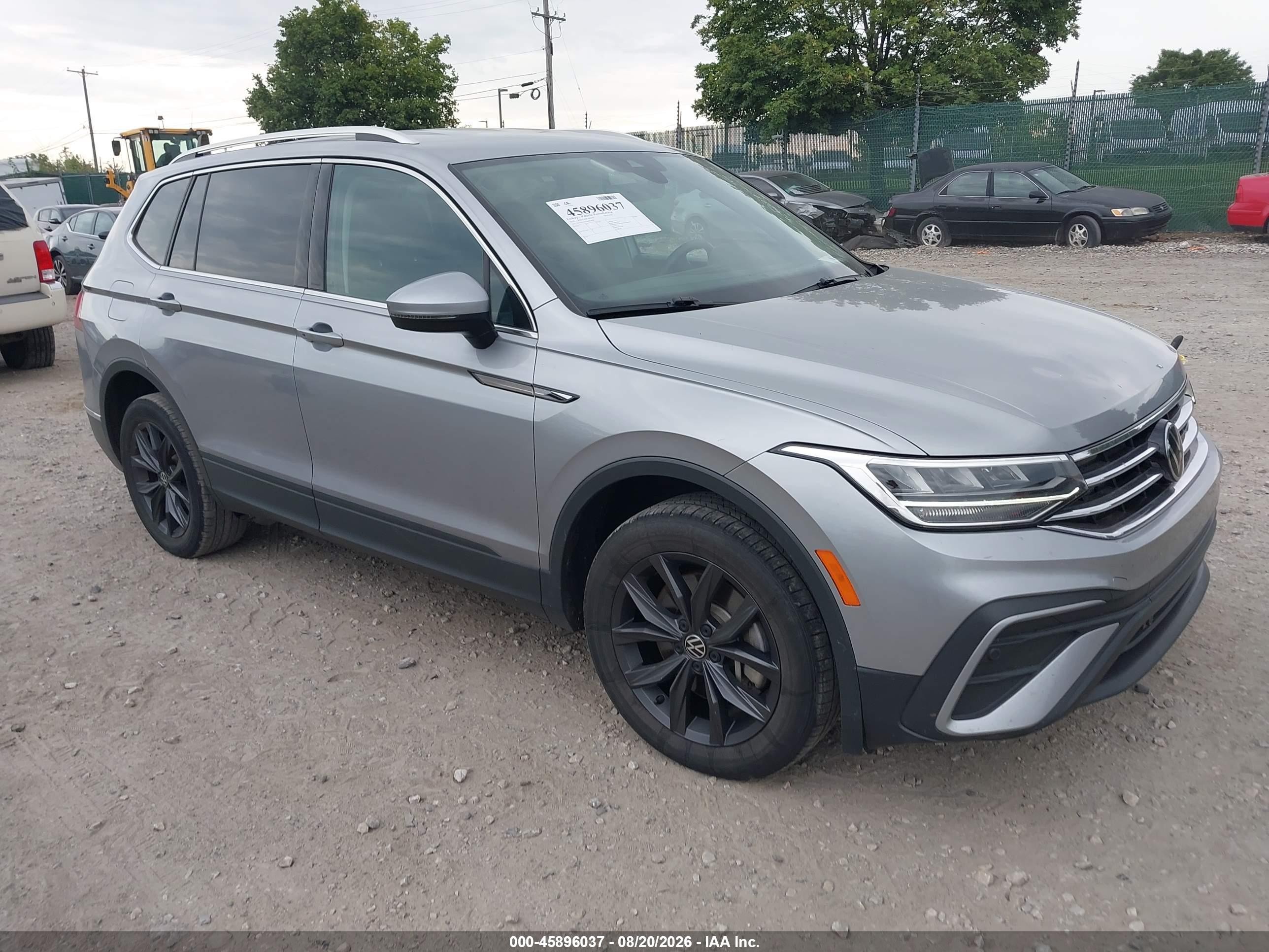 2022 Volkswagen Tiguan VIN 3VV2B7AX1NM061810 — IAAI salvage auction photo