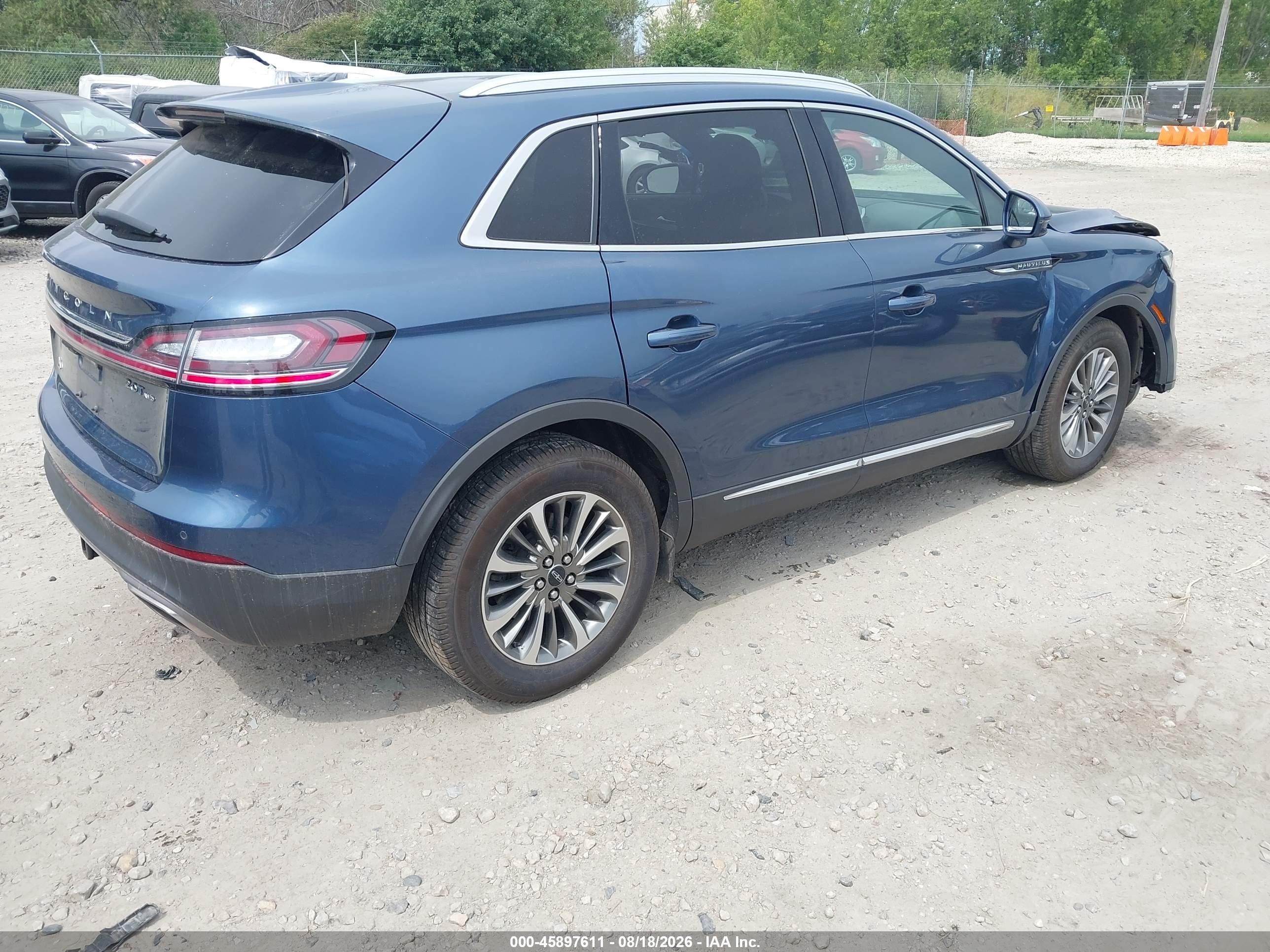 2019 Lincoln Nautilus VIN 2LMPJ8K92KBL47157 IAAI salvage auction — Front End, Clear (Michigan), sold $4,900 on 2026-09-19 (photo 4)