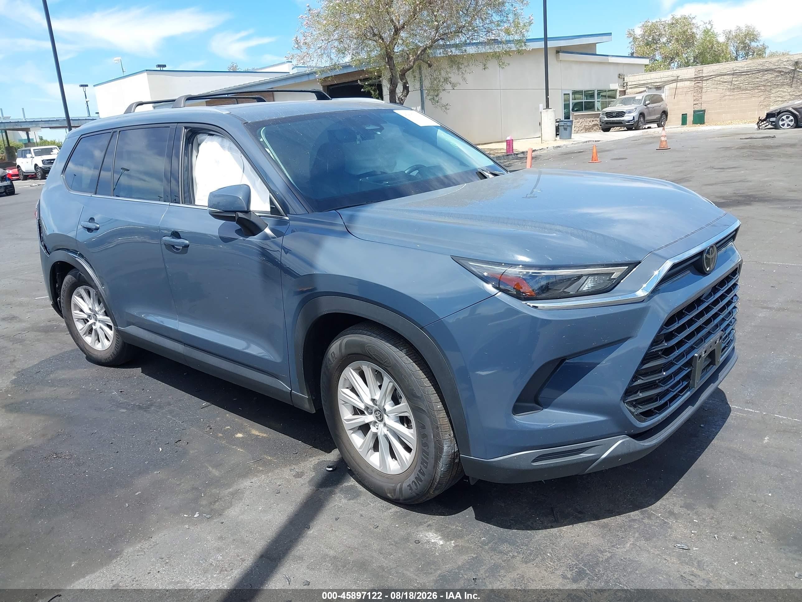 2024 Toyota Highlander VIN 5TDACAB50RS022424 — IAAI salvage auction photo