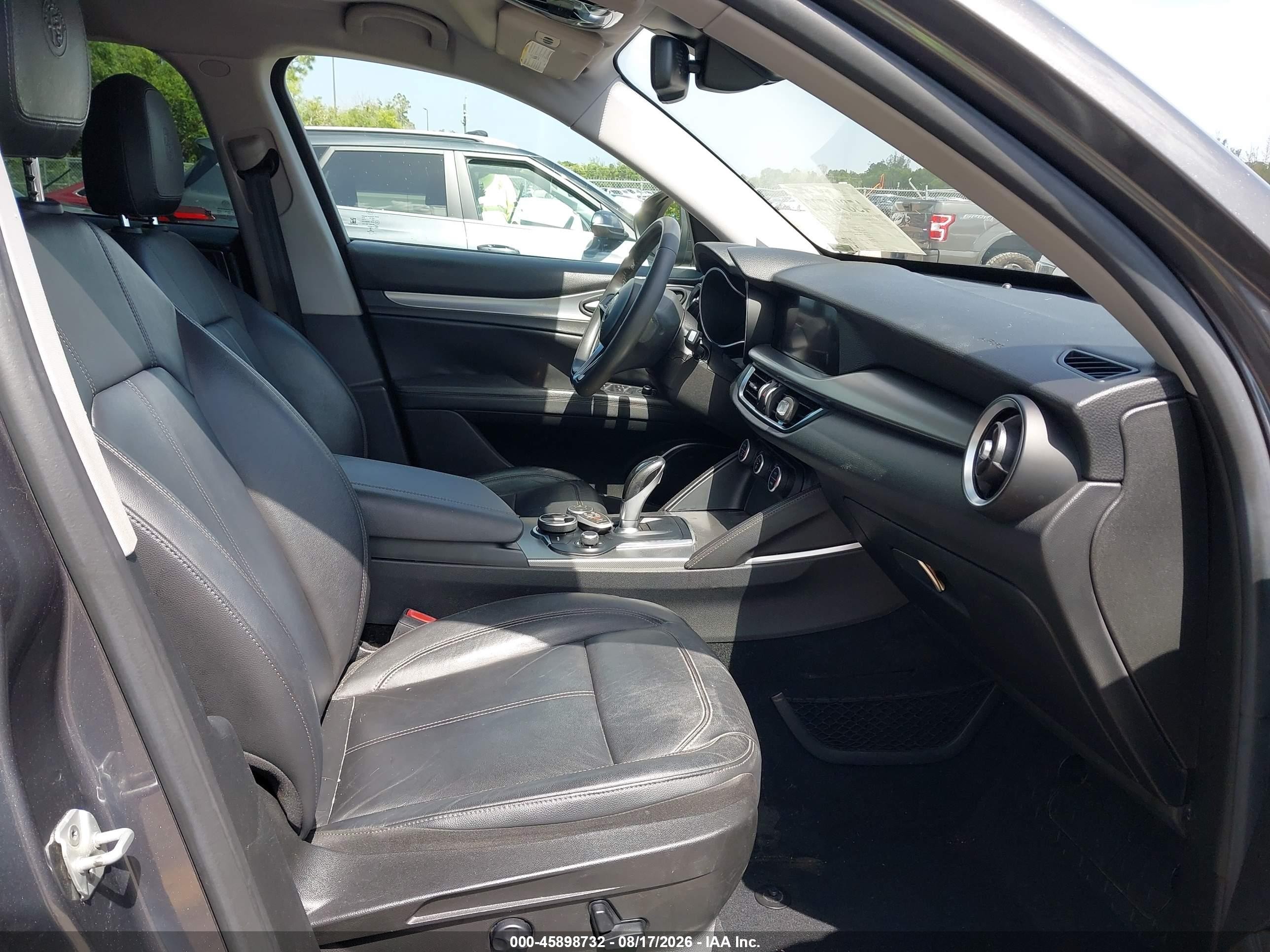 2018 Alfa romeo Stelvio VIN ZASFAKAN3J7B60256 IAAI salvage auction — Rear End, Rebuildable (Florida), sold $4,100 on 2026-09-08 (photo 5)