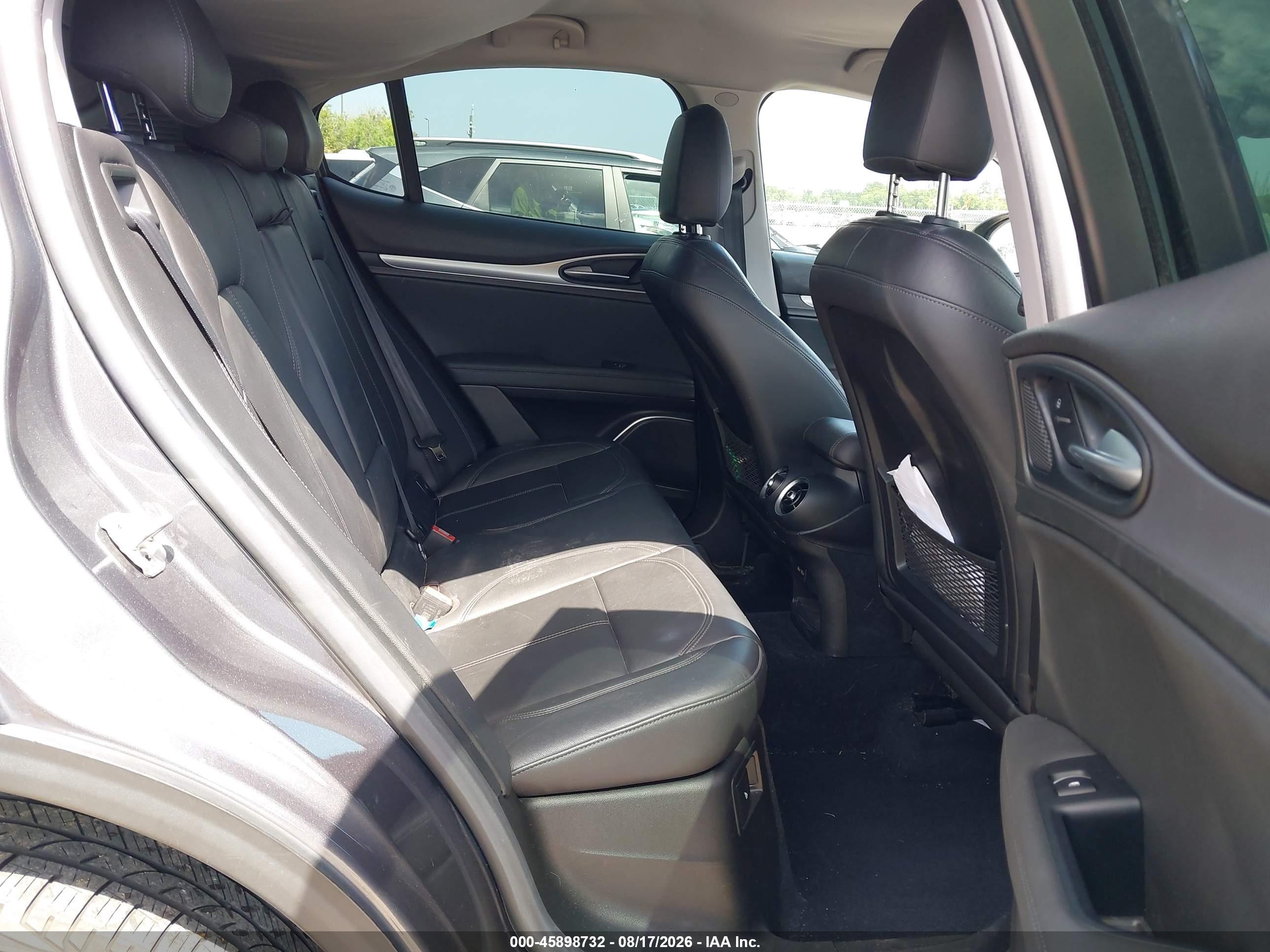 2018 Alfa romeo Stelvio VIN ZASFAKAN3J7B60256 IAAI salvage auction — Rear End, Rebuildable (Florida), sold $4,100 on 2026-09-08 (photo 8)