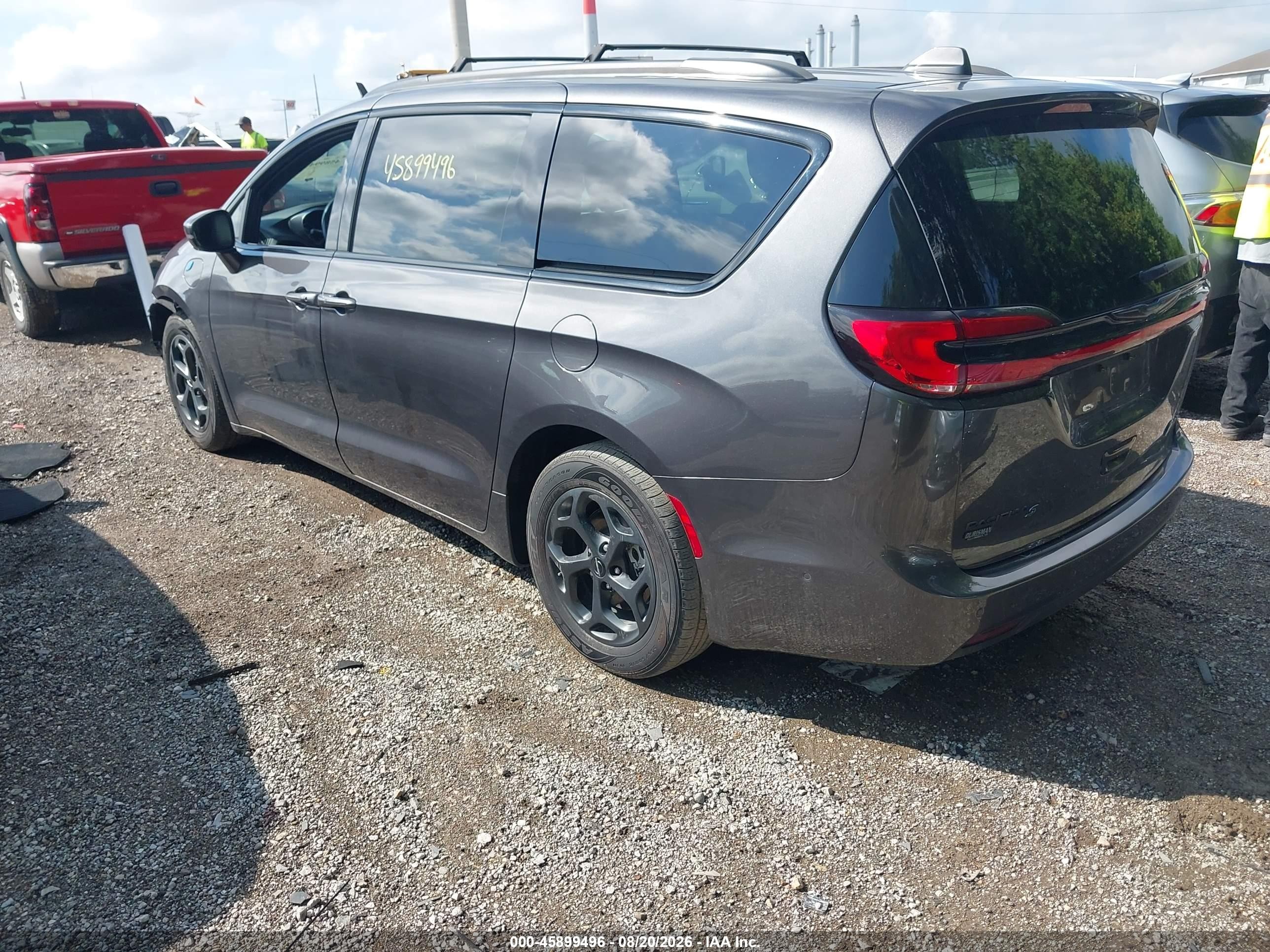2021 Chrysler Pacifica VIN 2C4RC1S7XMR545388 IAAI salvage auction — Front End, Salvage (Indiana), sold $8,100 on 2026-09-19 (photo 3)