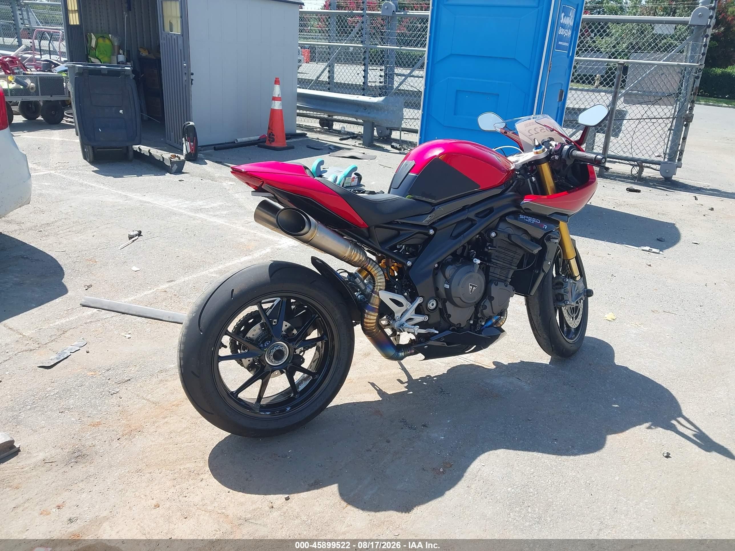 2022 Triumph Motorcycle Speed Triple VIN SMTP02ST8NTAZ5130 IAAI salvage auction — Side, Salvage (North Carolina), sold $6,250 on 2026-09-14 (photo 4)
