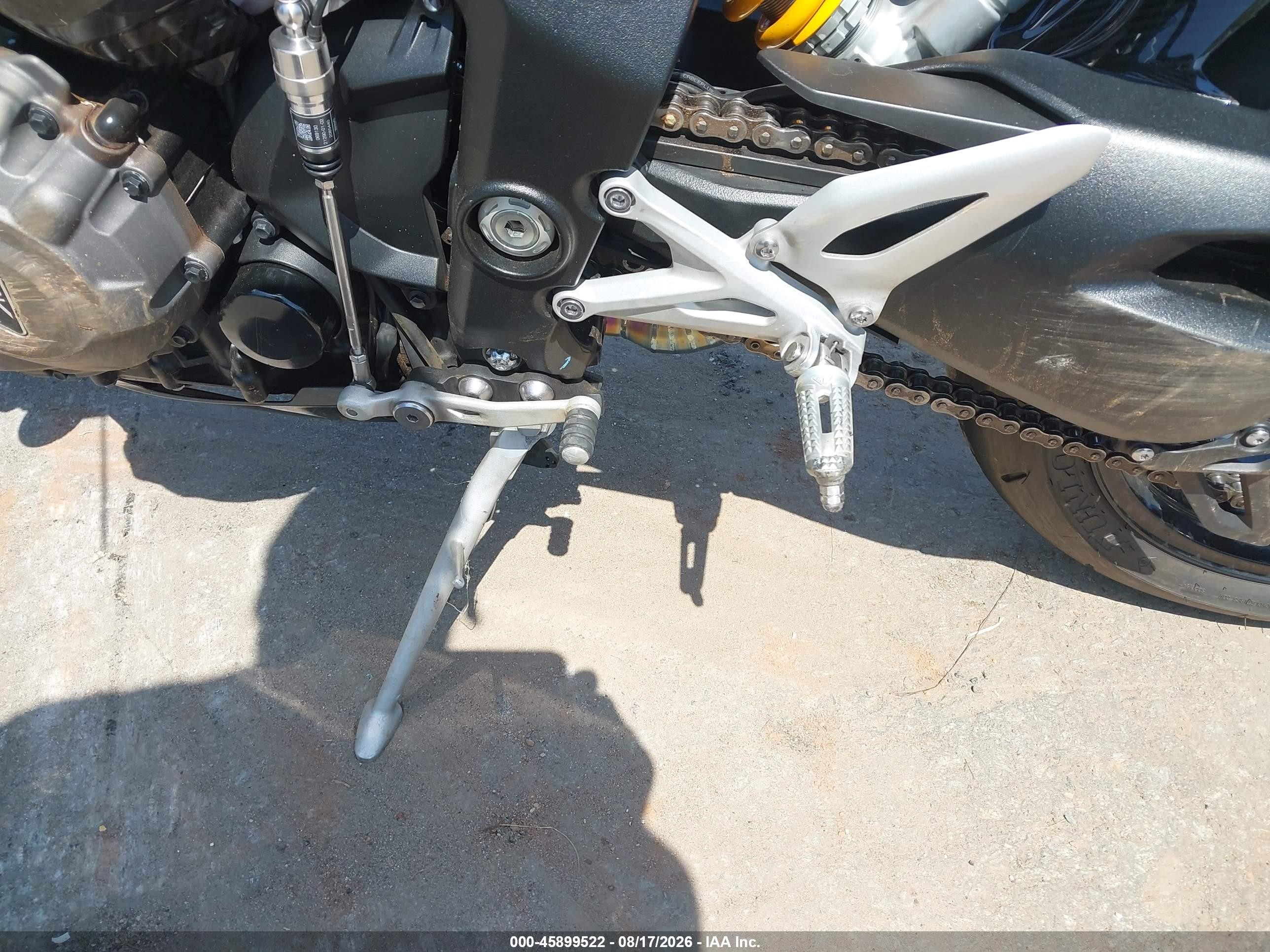 2022 Triumph Motorcycle Speed Triple VIN SMTP02ST8NTAZ5130 IAAI salvage auction — Side, Salvage (North Carolina), sold $6,250 on 2026-09-14 (photo 9)