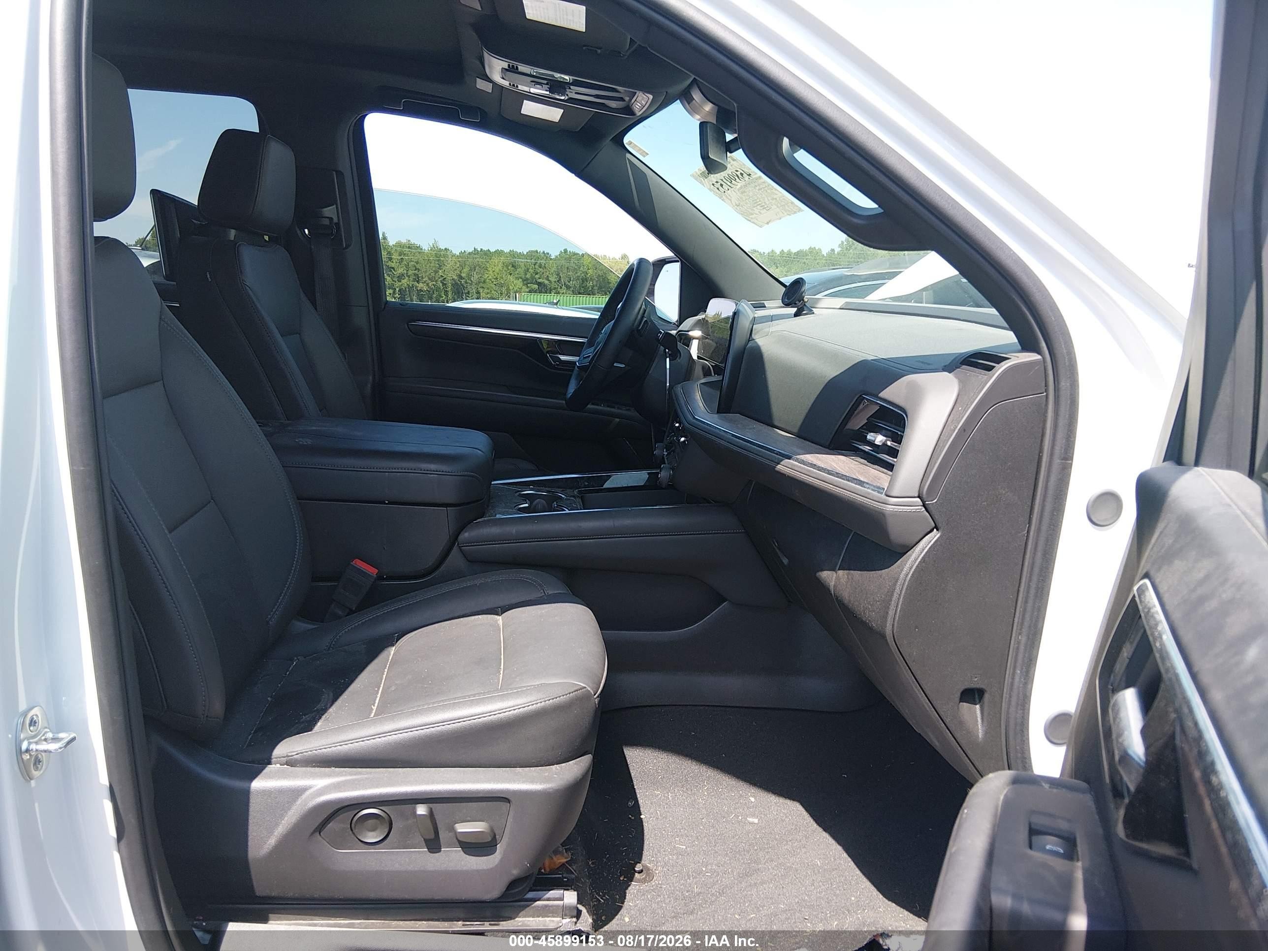 2025 Chevrolet Tahoe VIN 1GNS6PRL3SR238928 IAAI salvage auction — Side, Salvage (North Carolina), sold $34,750 on 2026-09-11 (photo 5)