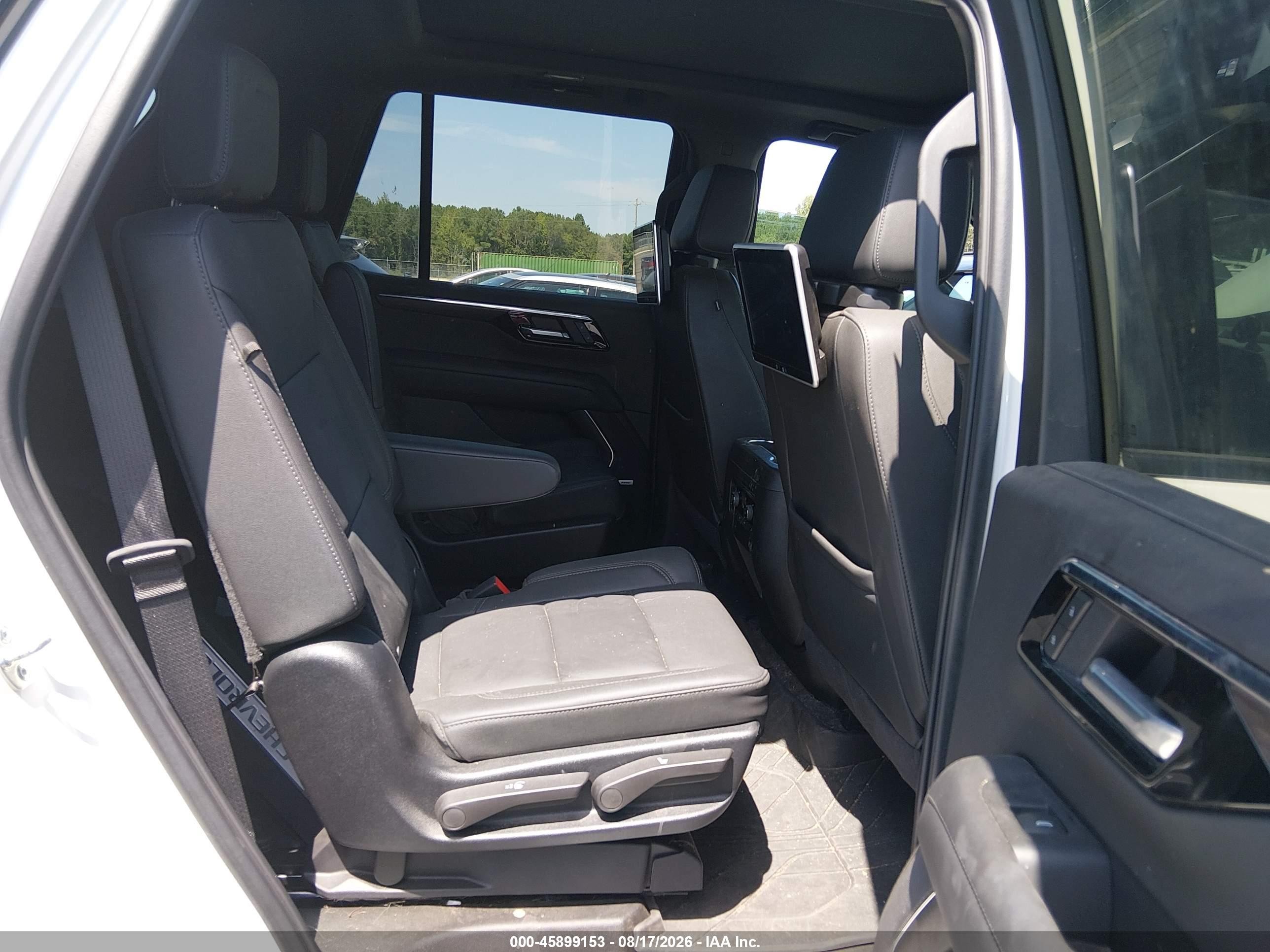 2025 Chevrolet Tahoe VIN 1GNS6PRL3SR238928 IAAI salvage auction — Side, Salvage (North Carolina), sold $34,750 on 2026-09-11 (photo 8)