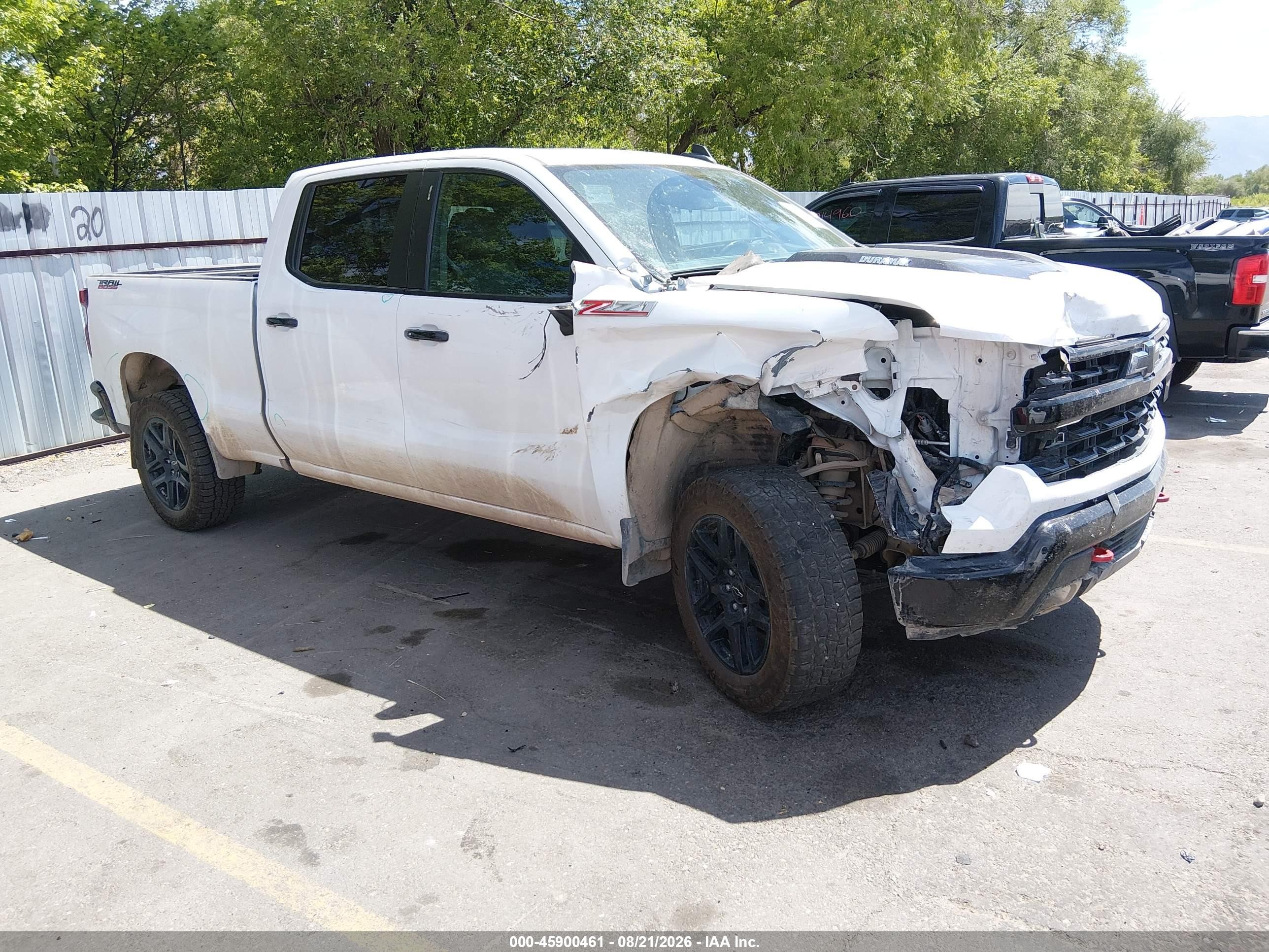 2025 Chevrolet Silverado 1500 VIN 3GCUKFE86SG142932 — IAAI salvage auction photo