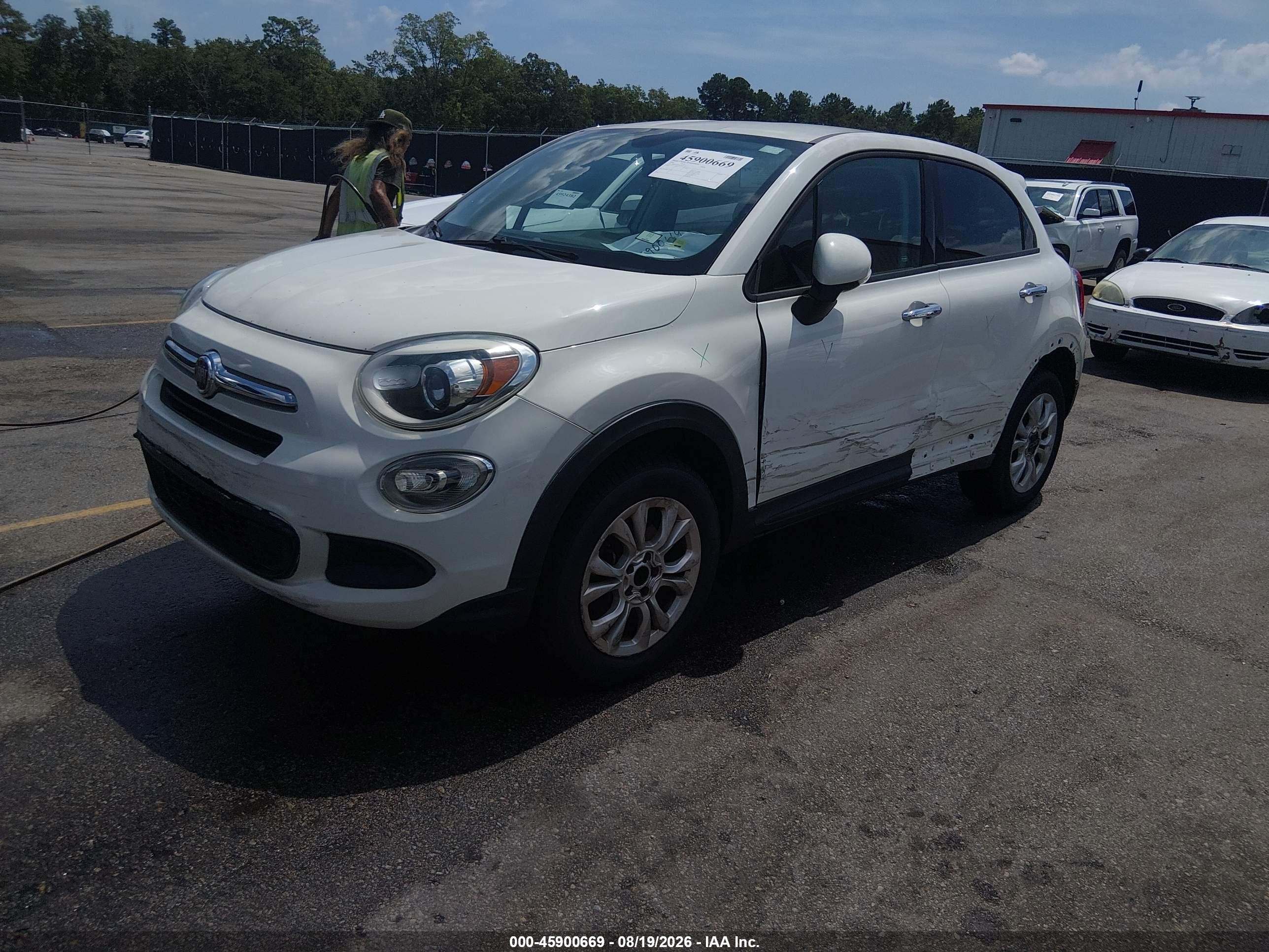 2016 Fiat 500X VIN ZFBCFYBTXGP377750 IAAI salvage auction — Side, Salvage (North Carolina), sold $400 on 2026-09-19 (photo 2)