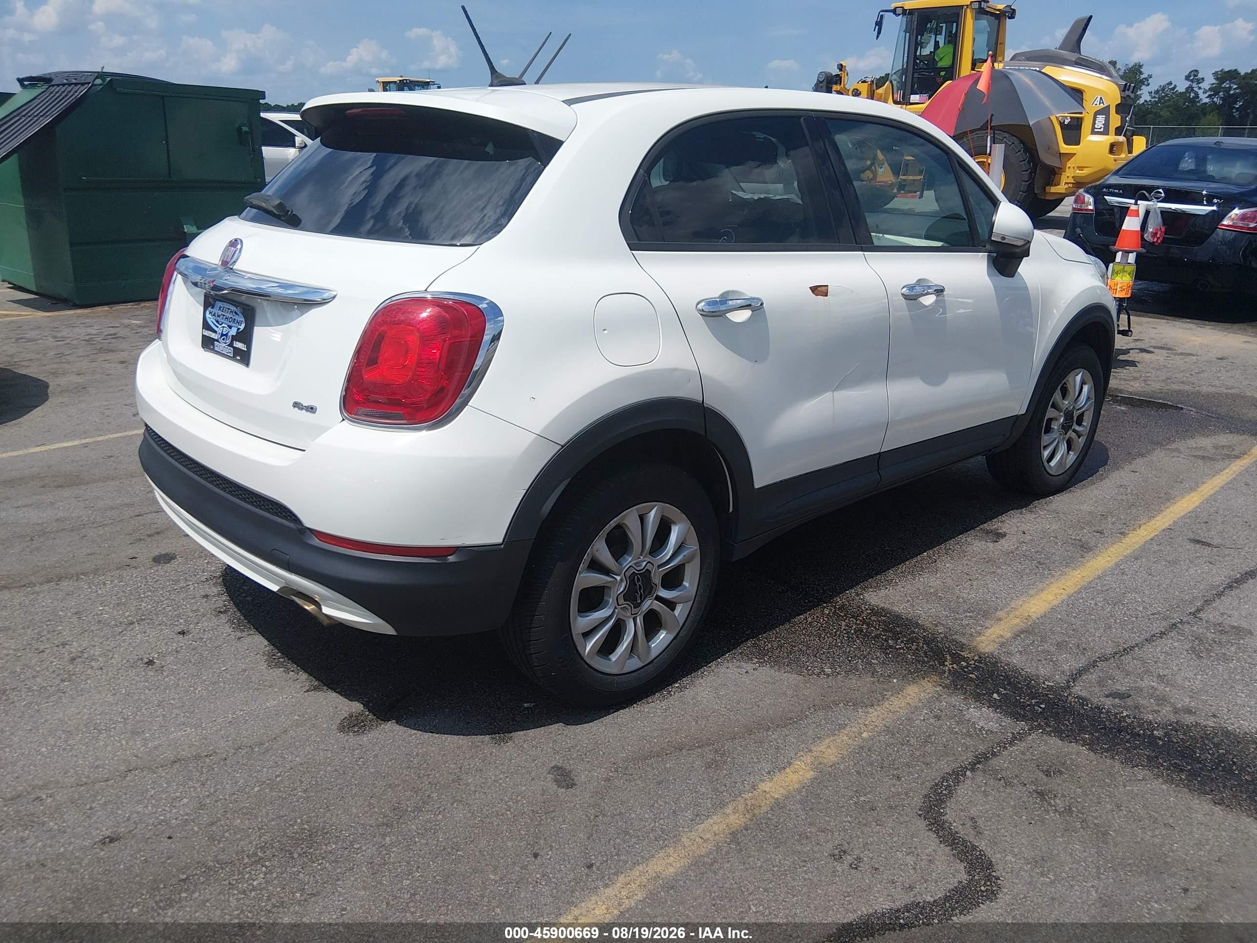 2016 Fiat 500X VIN ZFBCFYBTXGP377750 IAAI salvage auction — Side, Salvage (North Carolina), sold $400 on 2026-09-19 (photo 4)